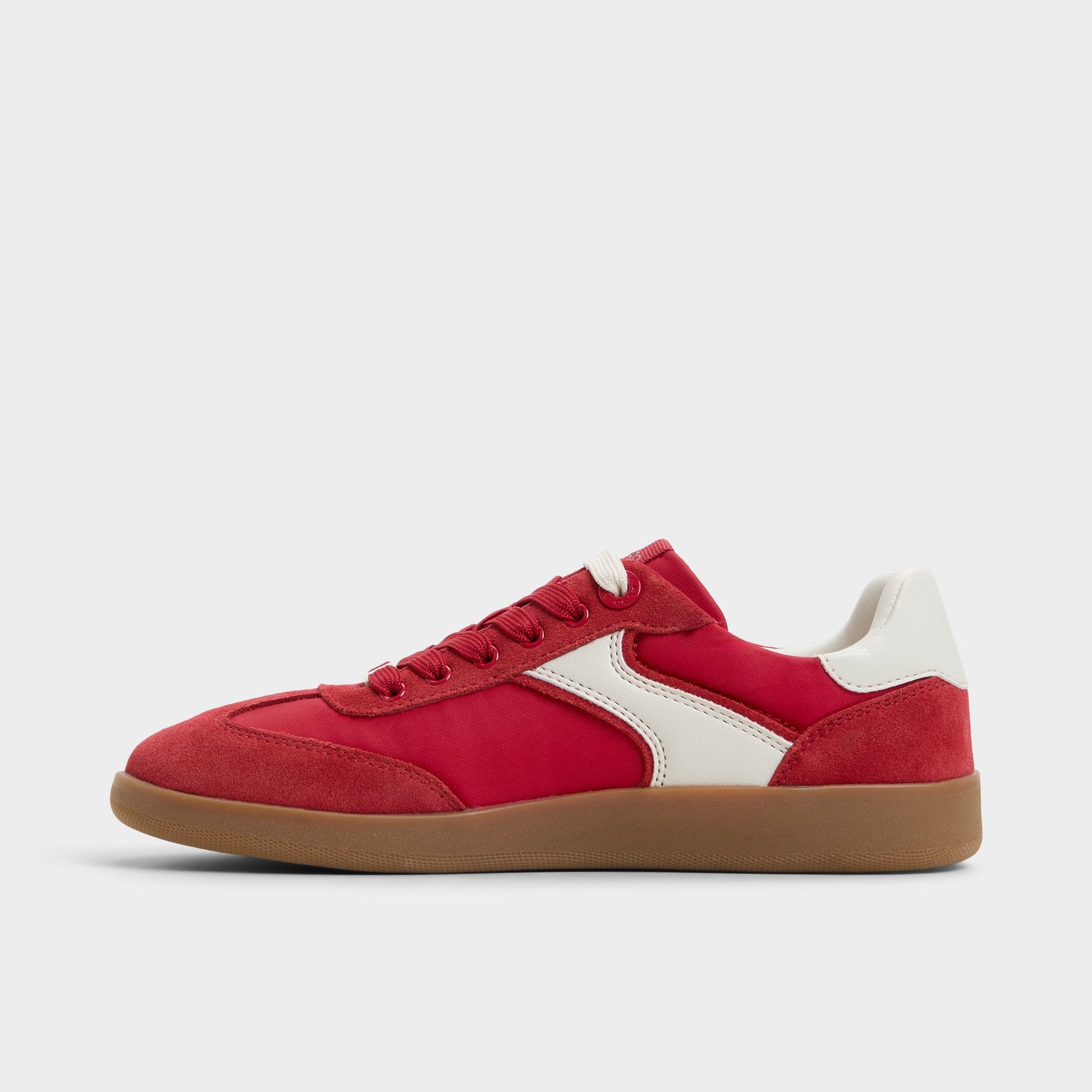 Side view of Medium Red Erilg Low top sneaker