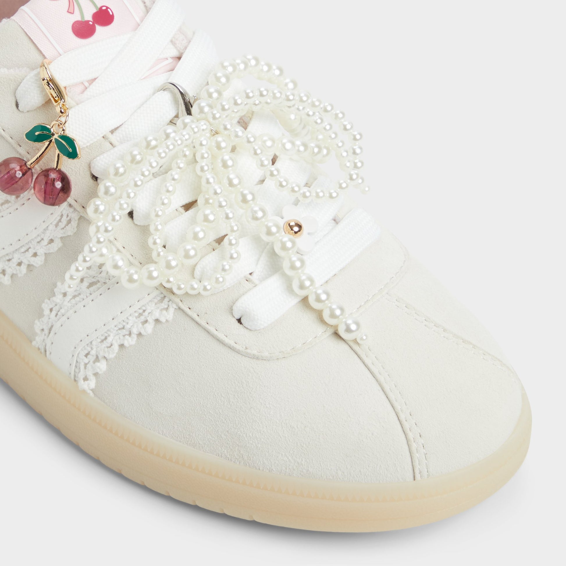 Close-up of the White/Bone Sweetthing Low top sneaker