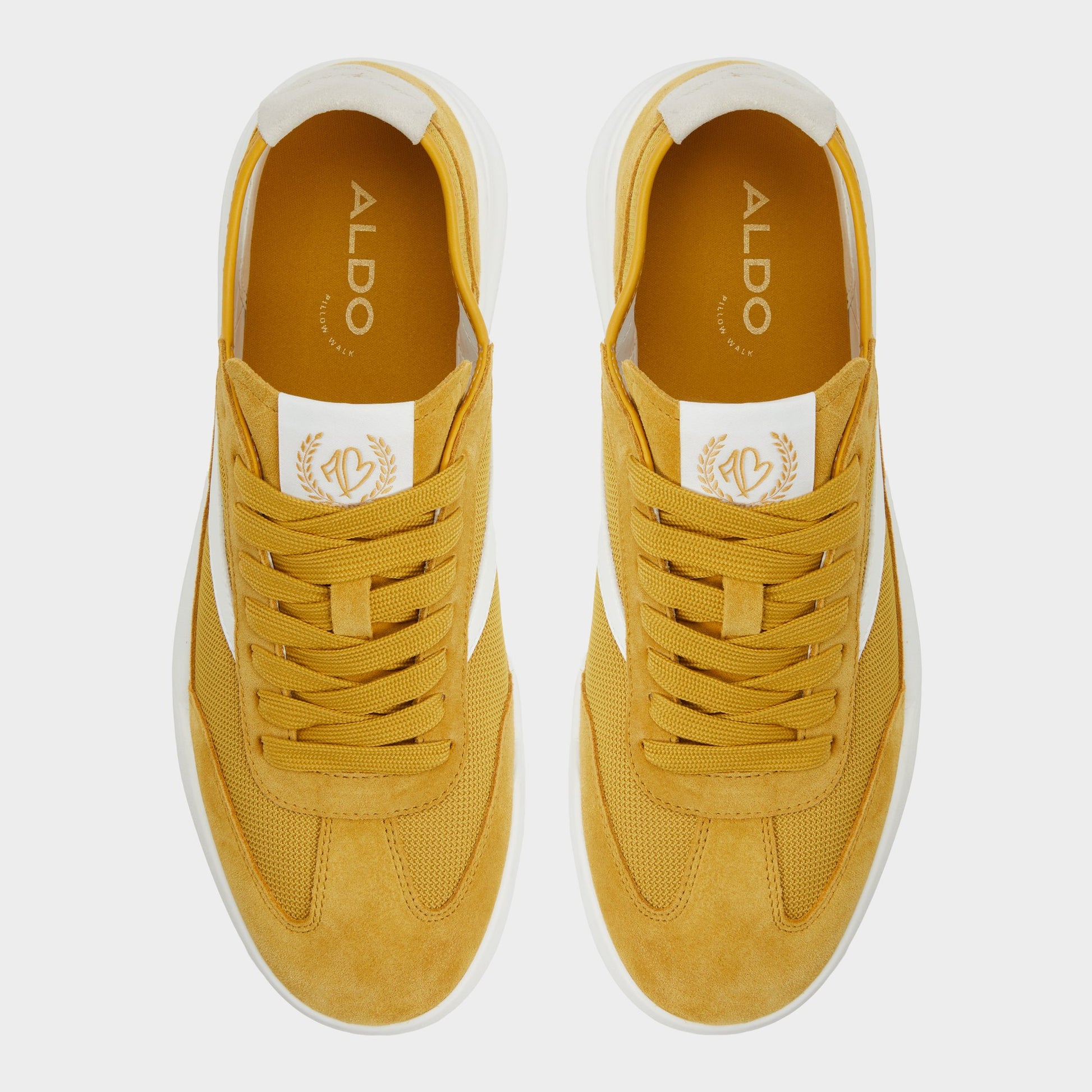 Top-down view of the Medium Yellow Clubmtl Low top sneaker