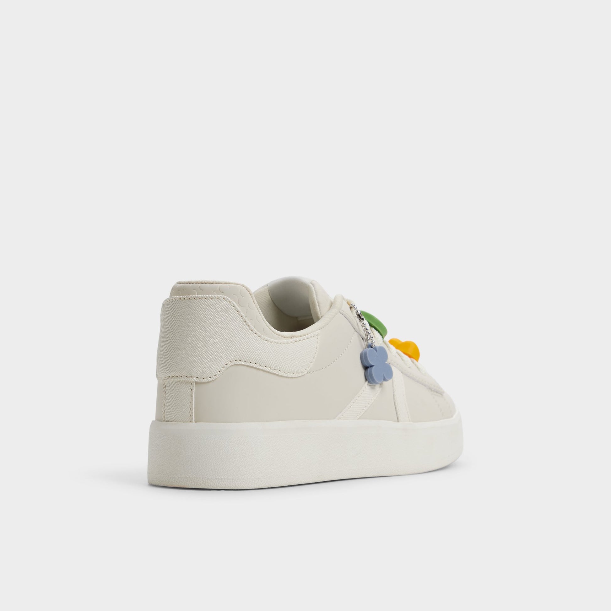 Angle de trois quarts de l'arrière de Neutre Hyperthalamuscorp Femmes, Sneaker bas
