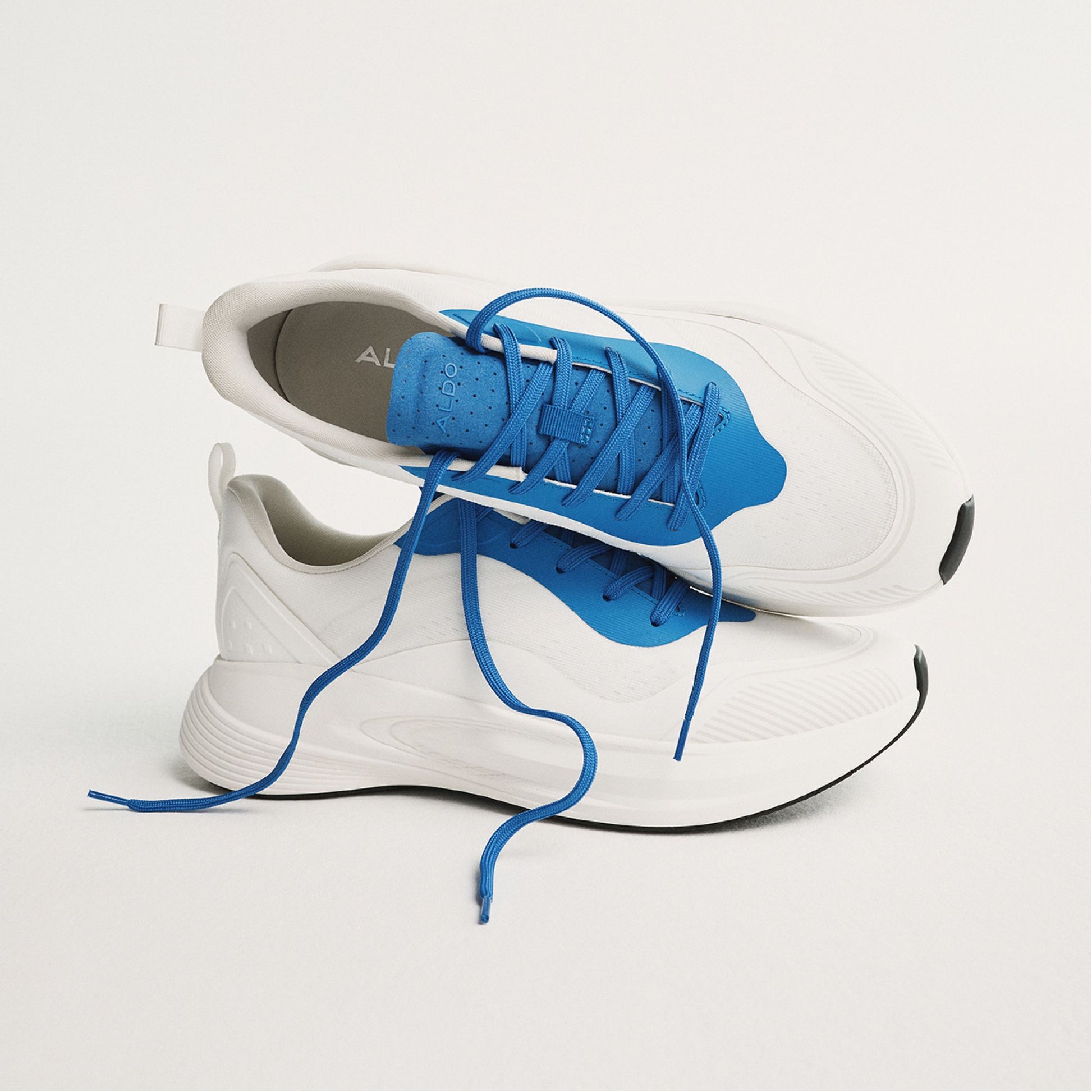 Product media for Pillowsnkr-m