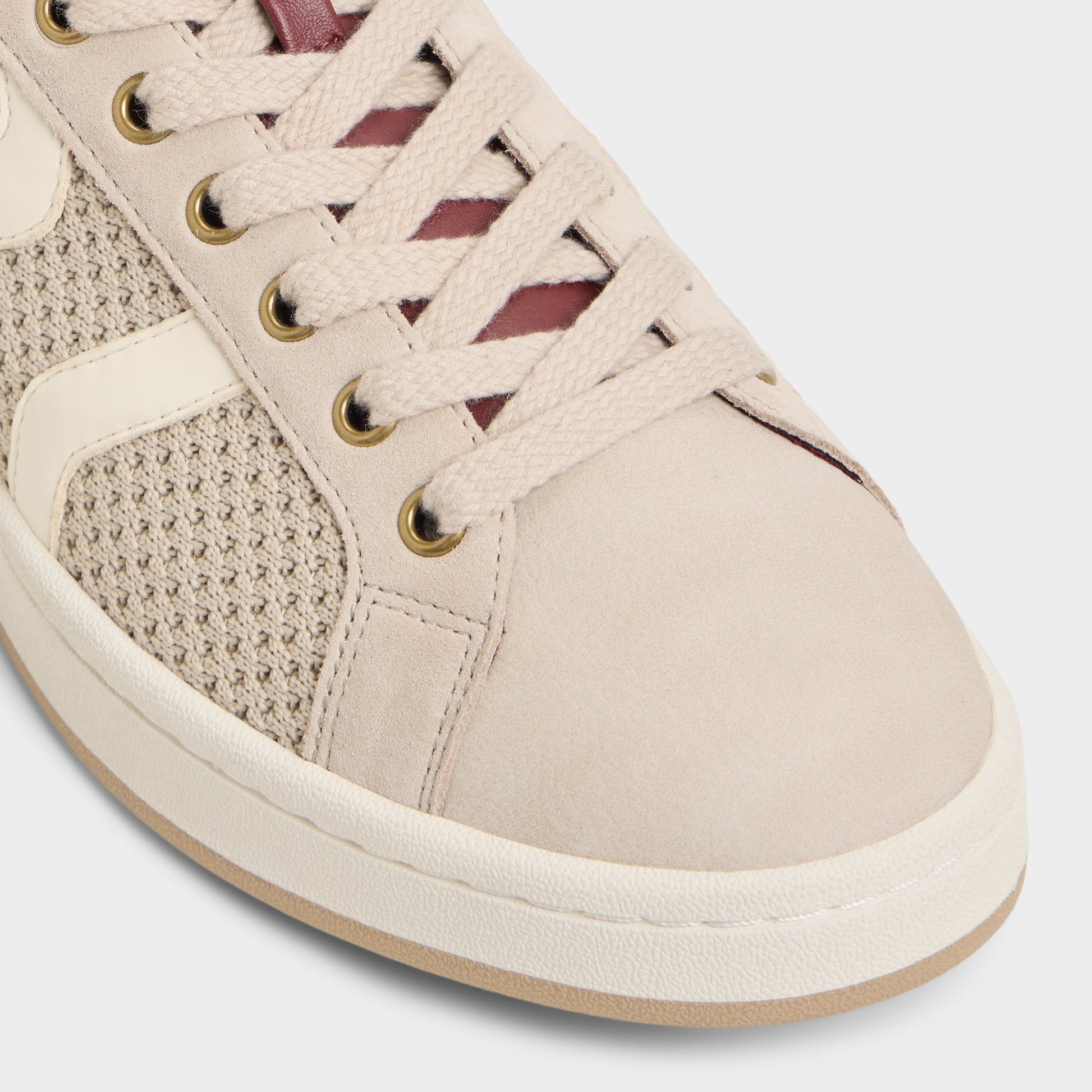 Close-up of the Natural Retrokicks Low top sneaker