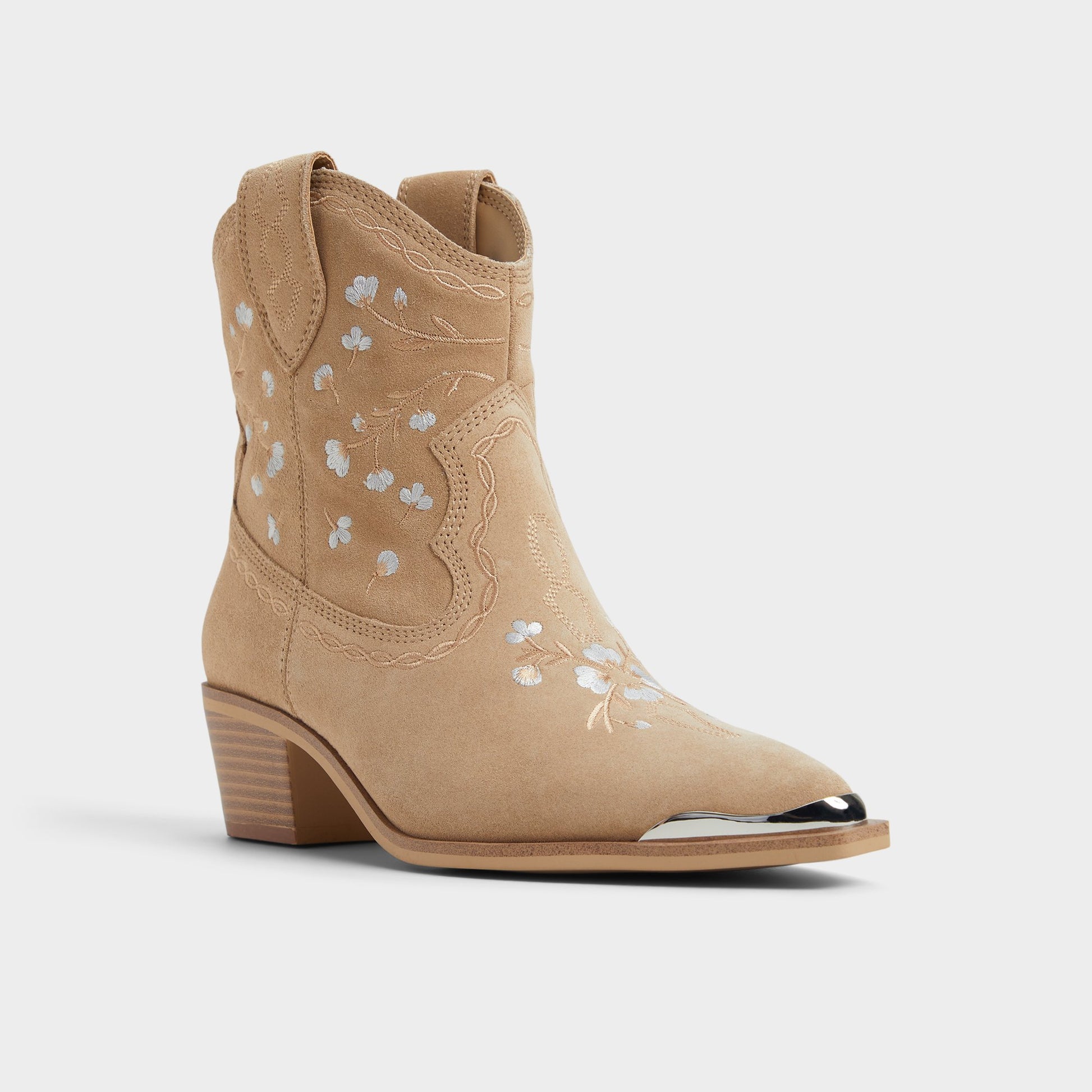 Three-quarter angle of Beige Valley Western boot's front side