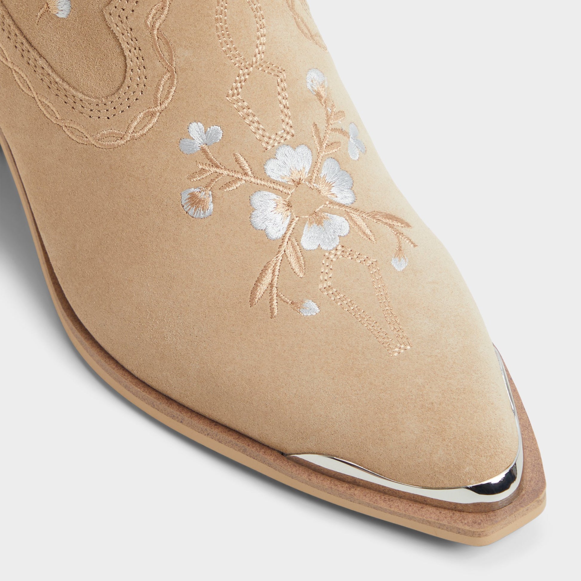 Close-up of the Beige Valley Western boot