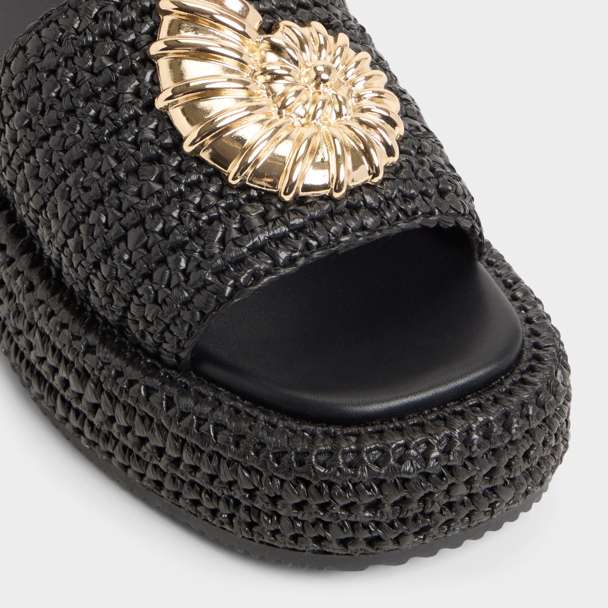 Close-up of the Black Justbeachy Flatform sandal