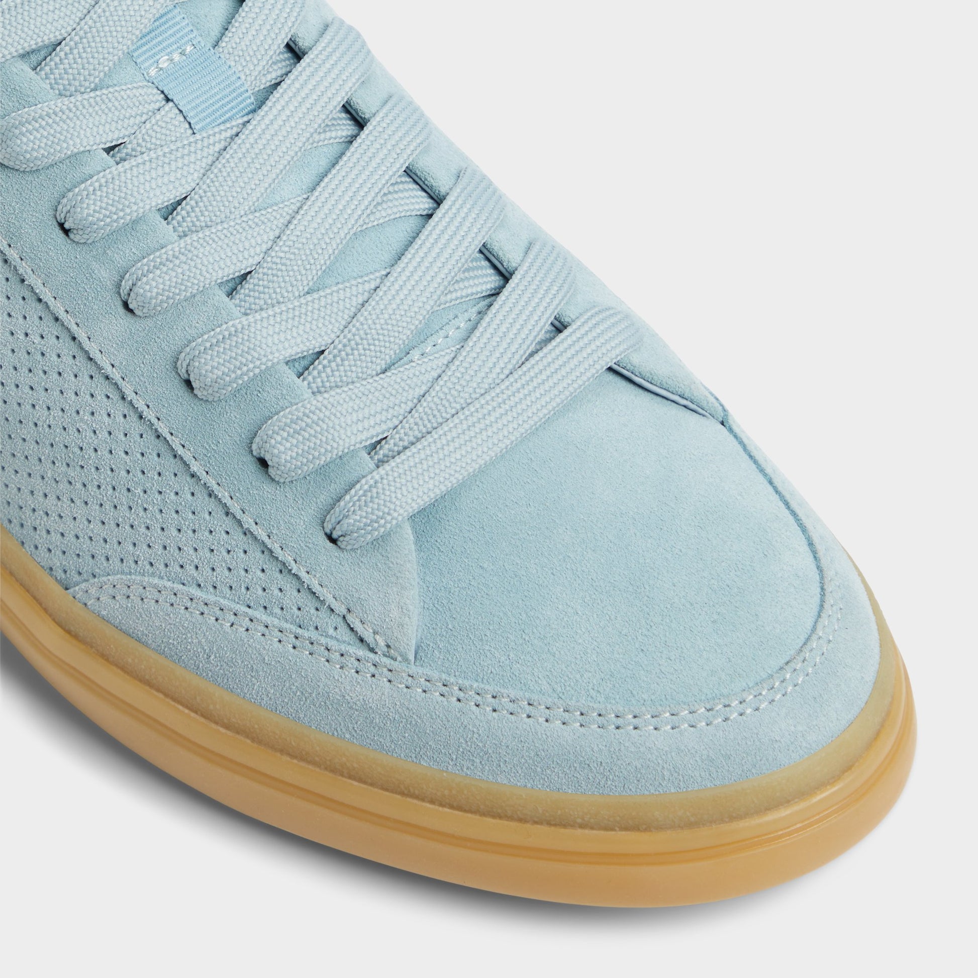 Close-up of the Light Blue Stepup Low top sneaker