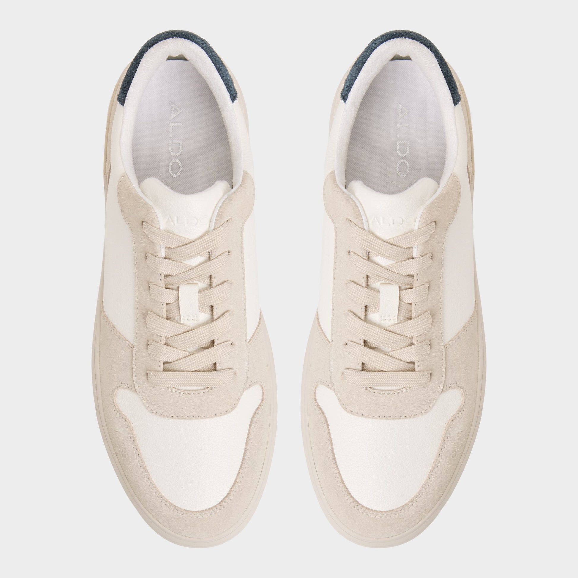 Top-down view of the Open white Retrosneaker Low top sneaker