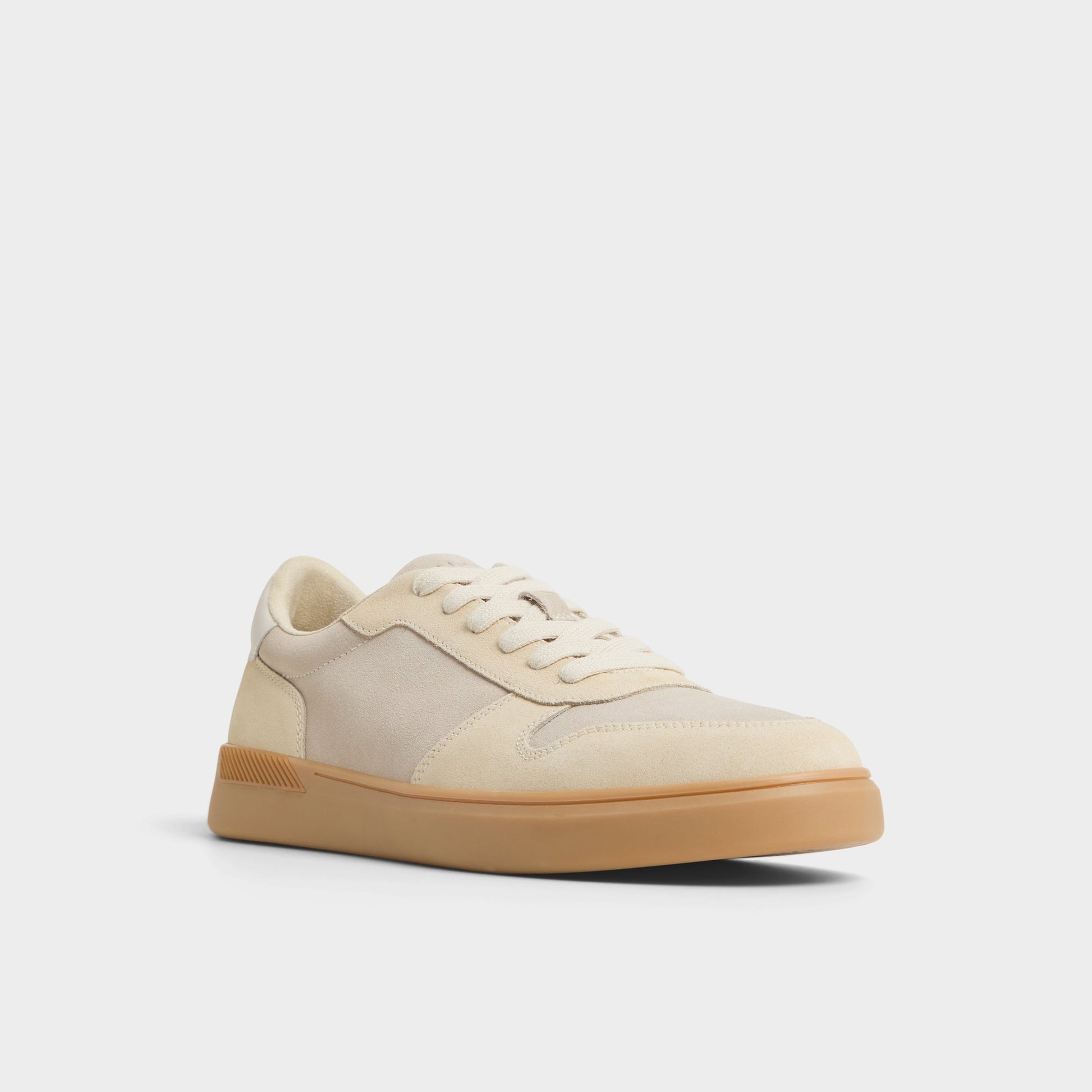 Three-quarter angle of Beige Retrosneaker Low top sneaker's front side