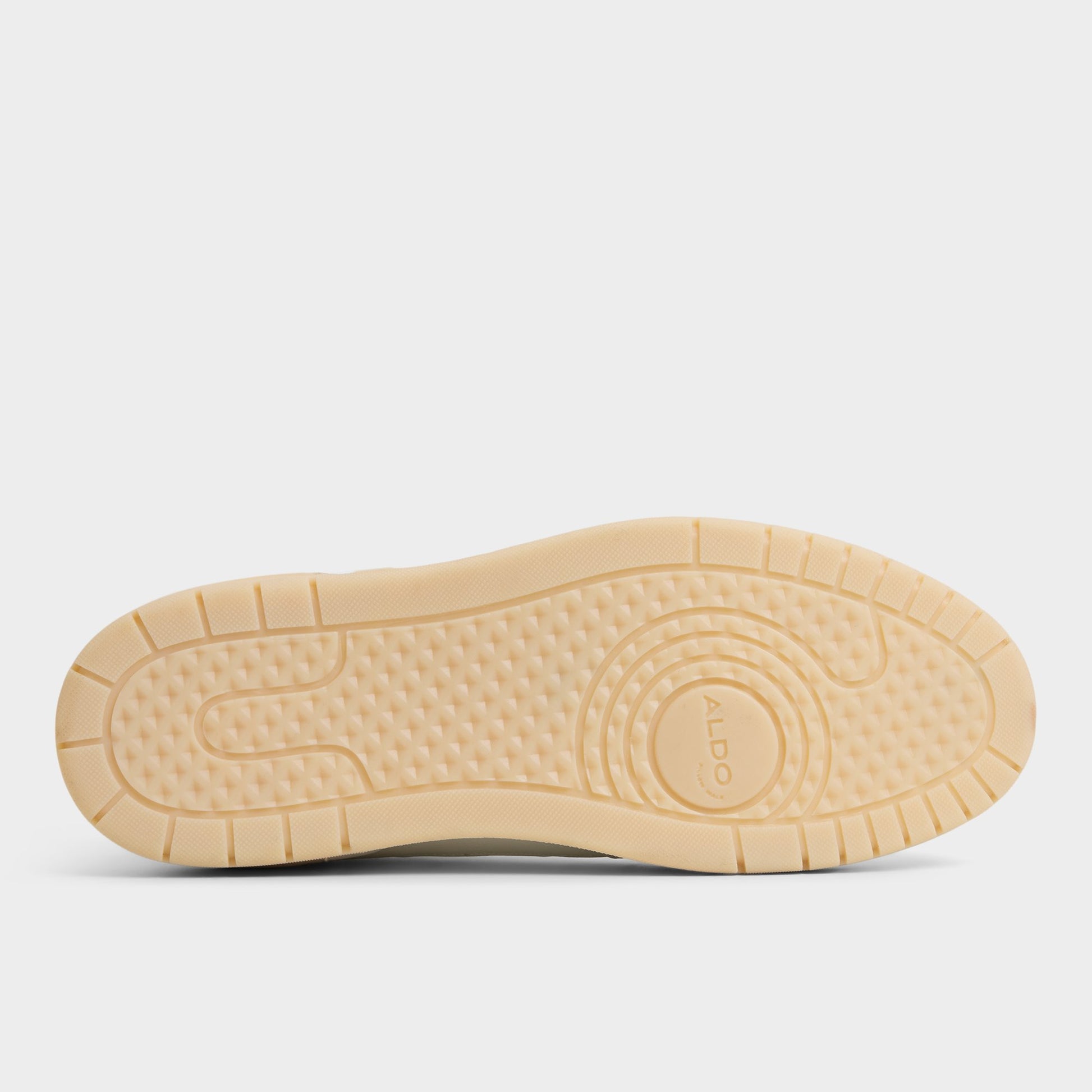 View of White Topper Low top sneaker's sole
