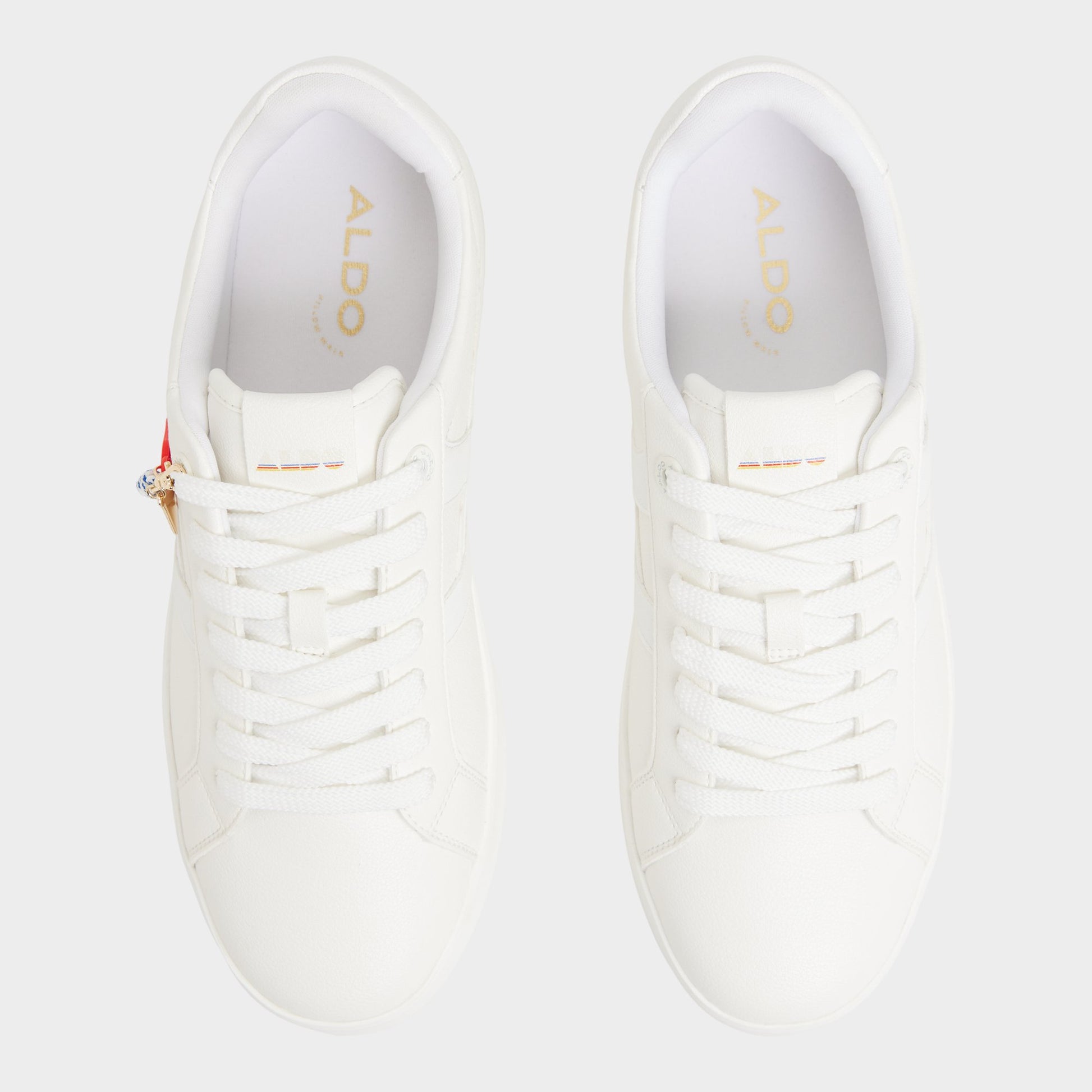 Top-down view of the Bone Mtl1972snkr-m Low top sneaker