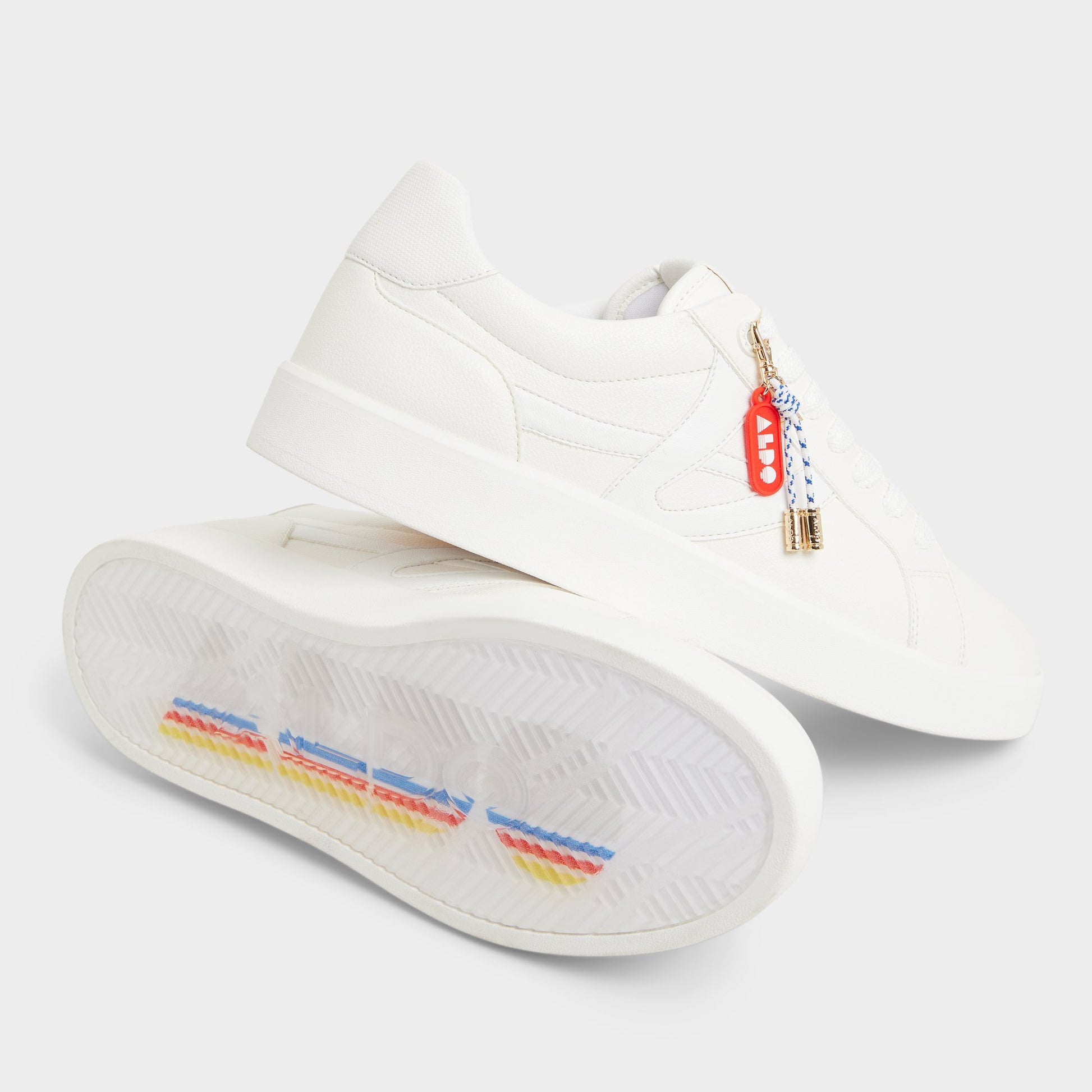 Highlighted view of a pair of Bone Mtl1972snkr-m Low top sneakers
