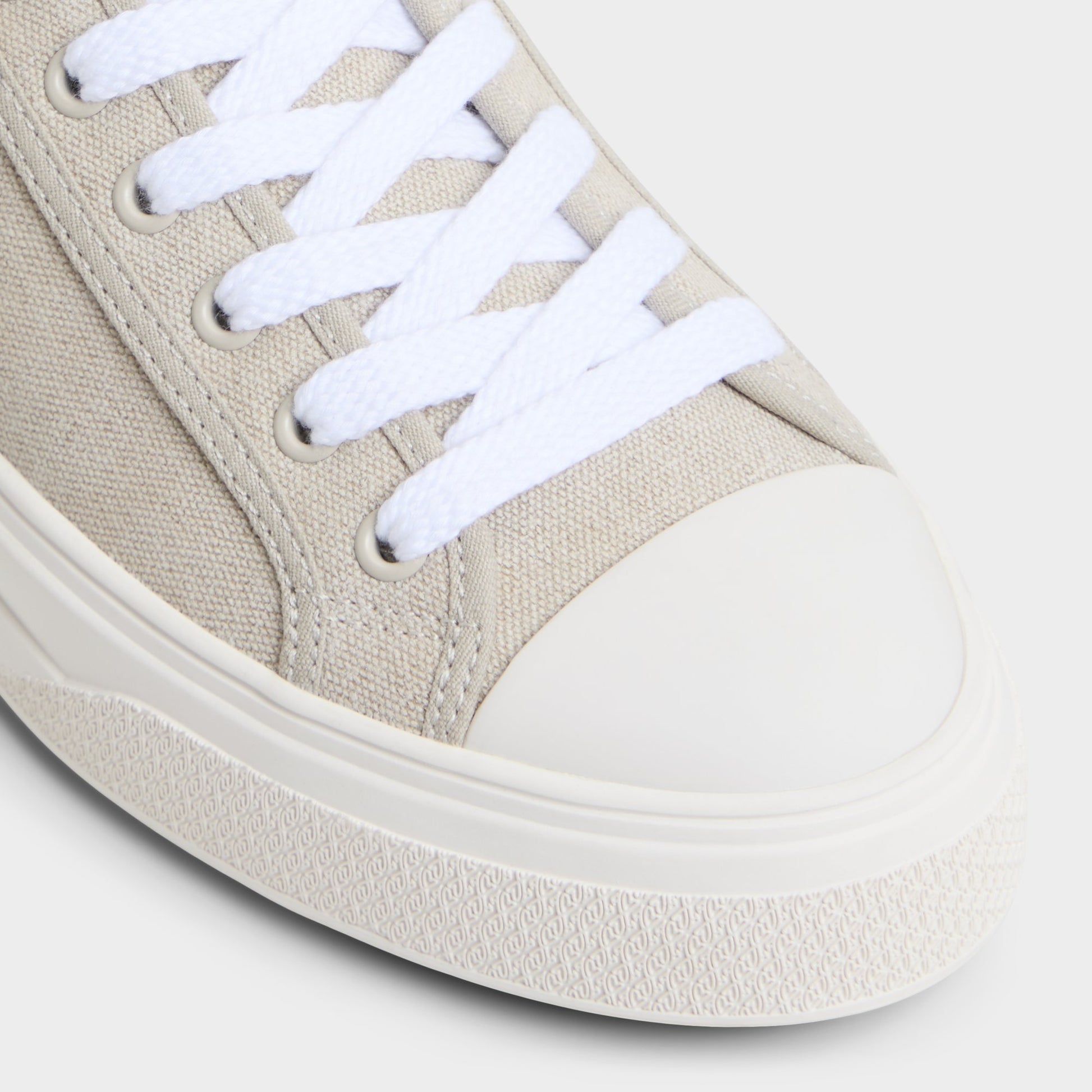 Close-up of the Other Beige Colin Low top sneaker