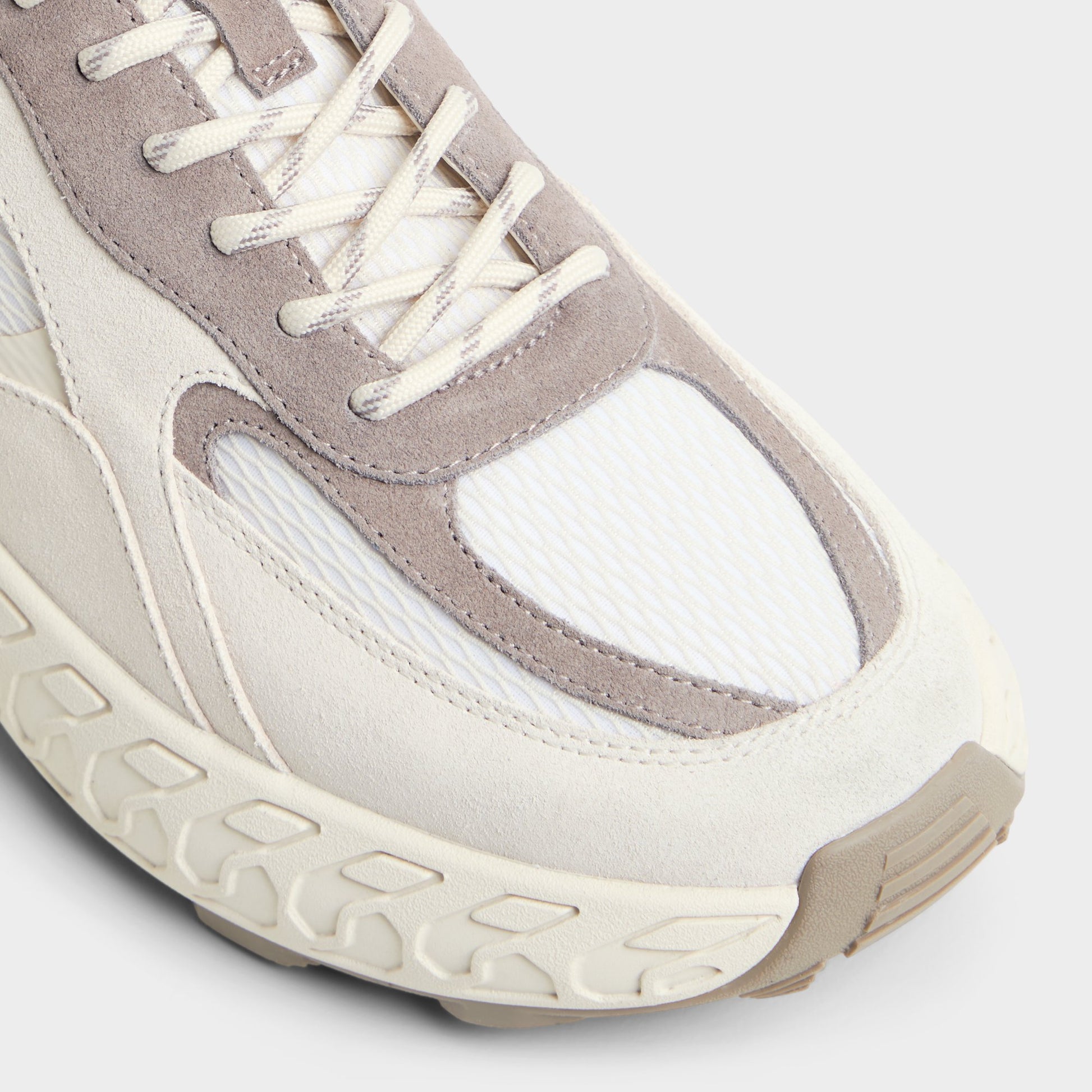 Close-up of the Grey Stryker Low top sneaker