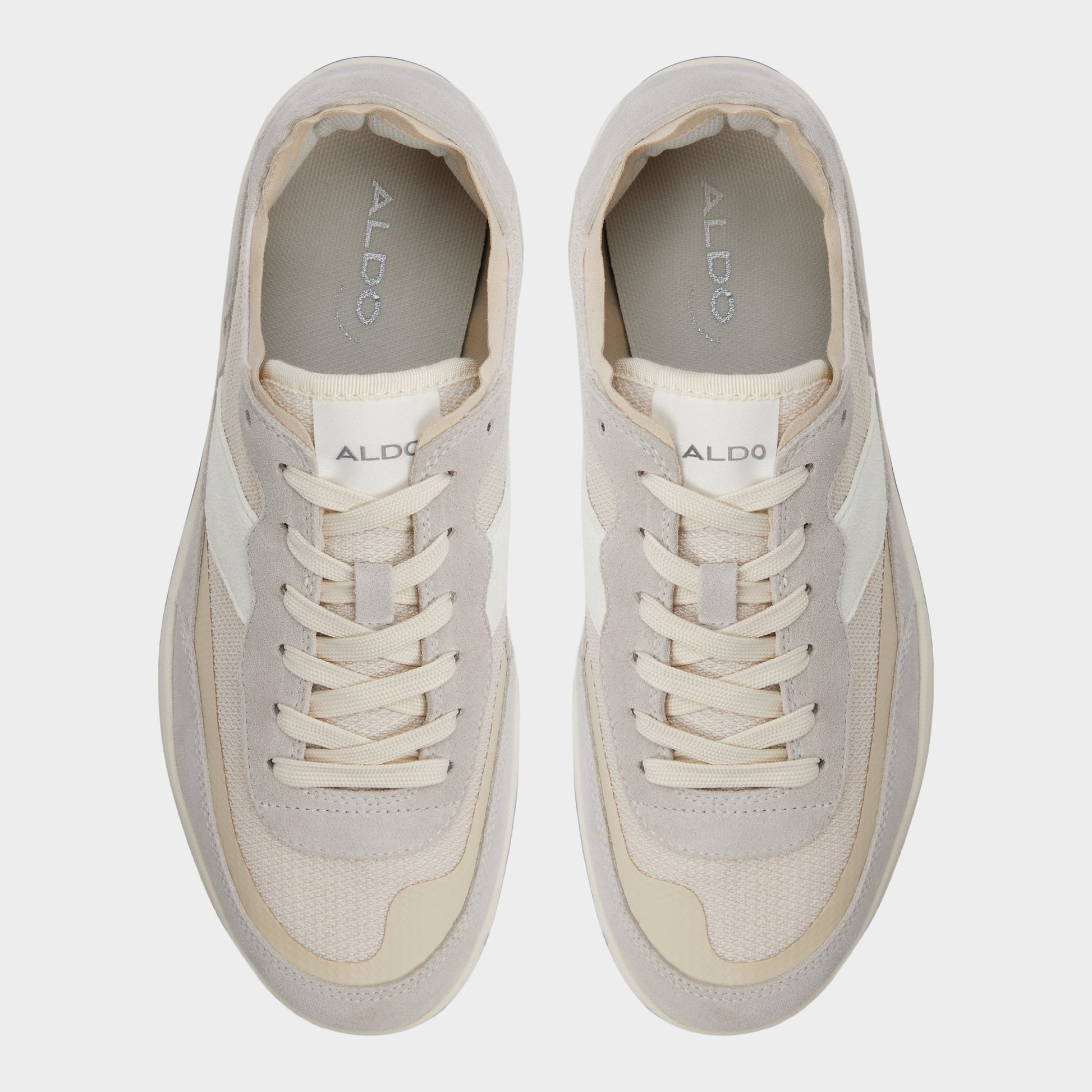 Top-down view of the Light Grey Julius Low top sneaker