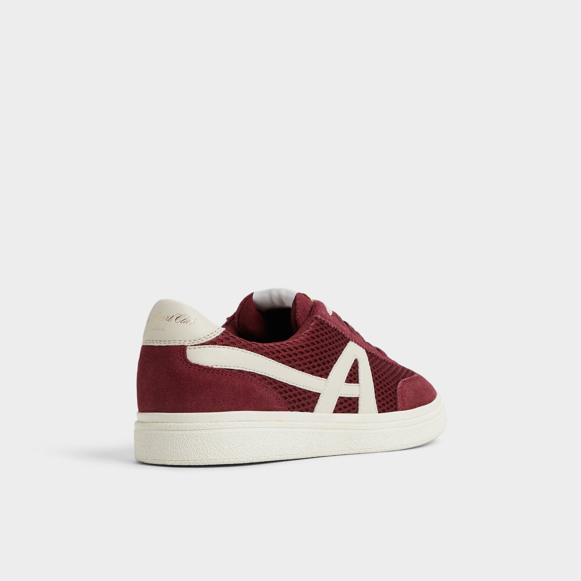 Three-quarter angle of Bordo Clubtrainer Low top sneaker's back side