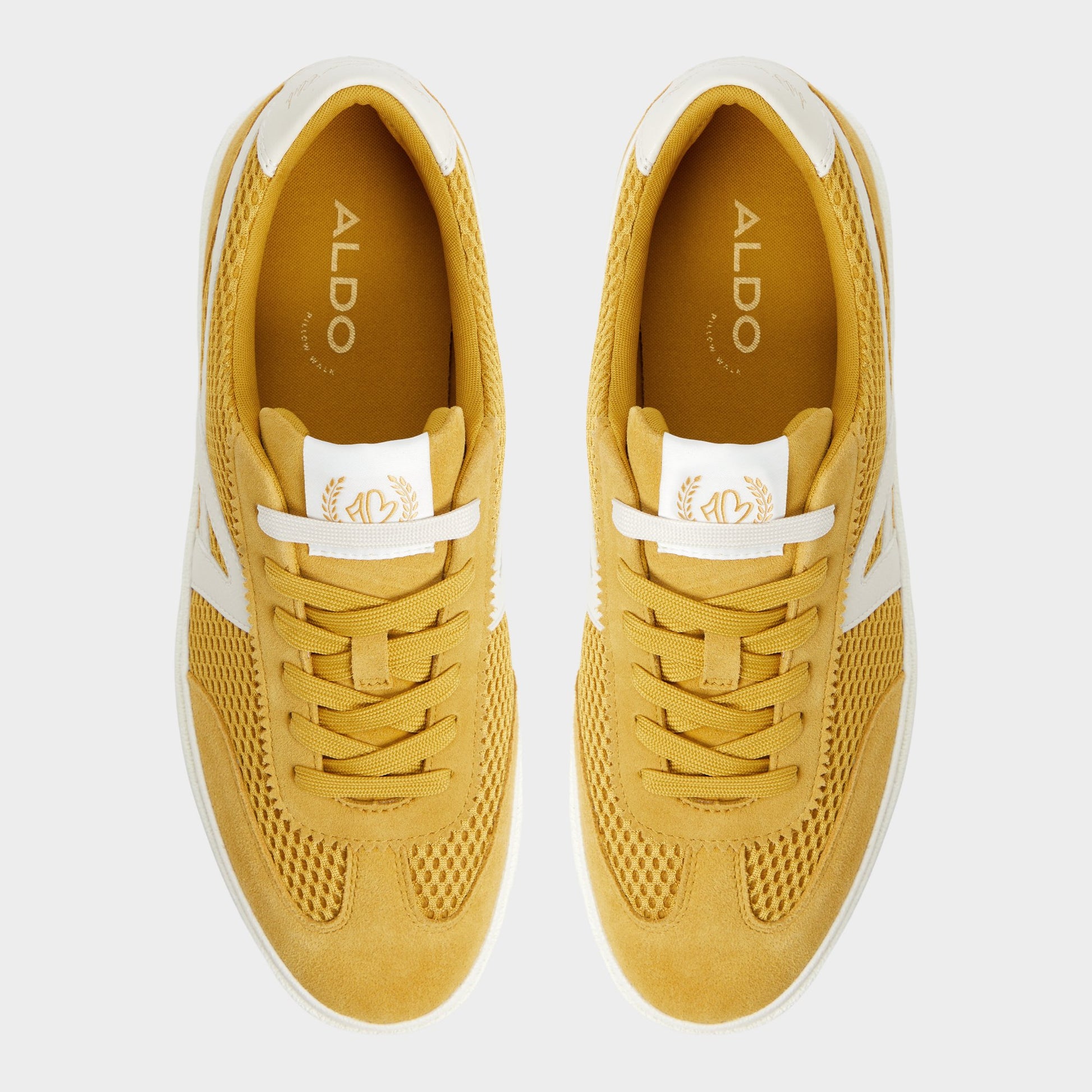 Top-down view of the Medium Yellow Clubtrainer Low top sneaker