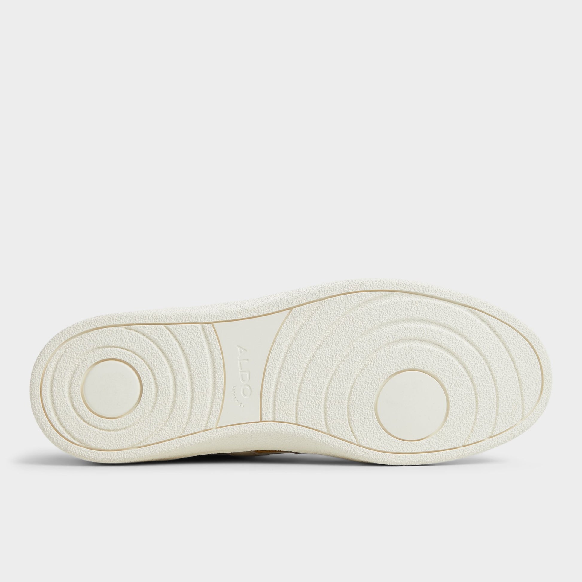View of Medium Yellow Clubtrainer Low top sneaker's sole