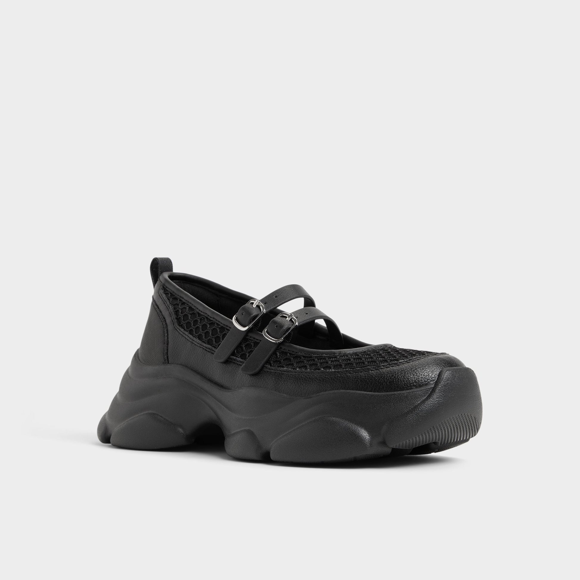 Angle de trois quarts de la face avant de Noir Aethera Sneaker Mary Jane