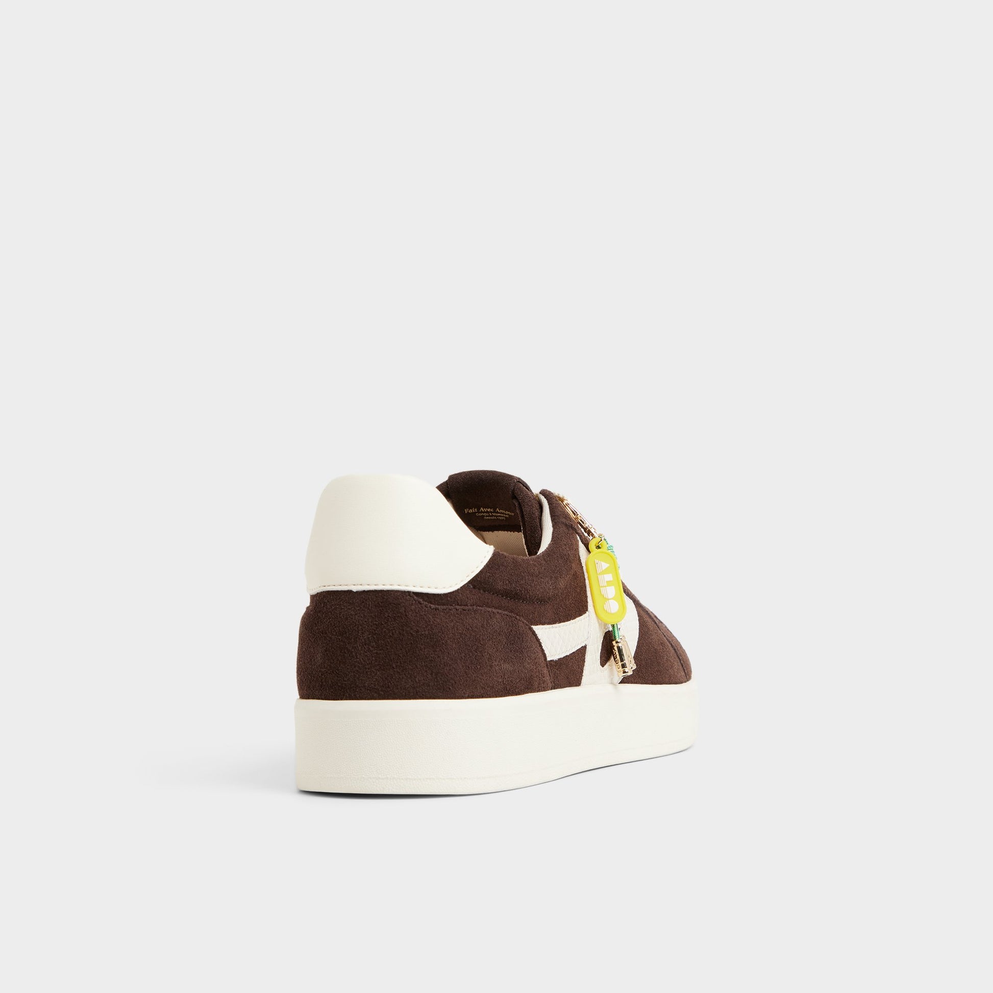 Angle de trois quarts de l'arrière de Marron Foncé Mtl1972snkr-l Sneaker bas