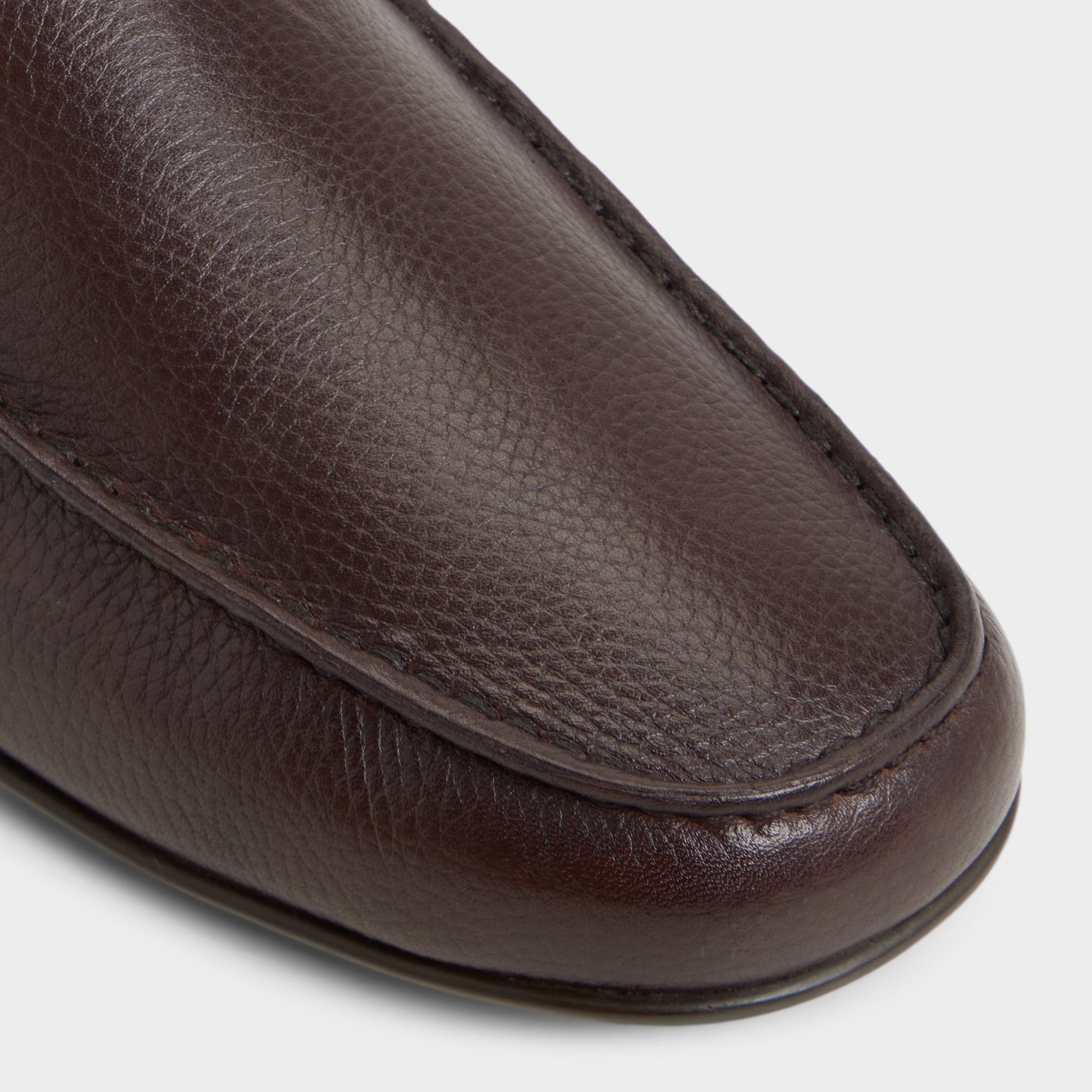 Gros plan de la Marron Foncé Horton-in Mocassin