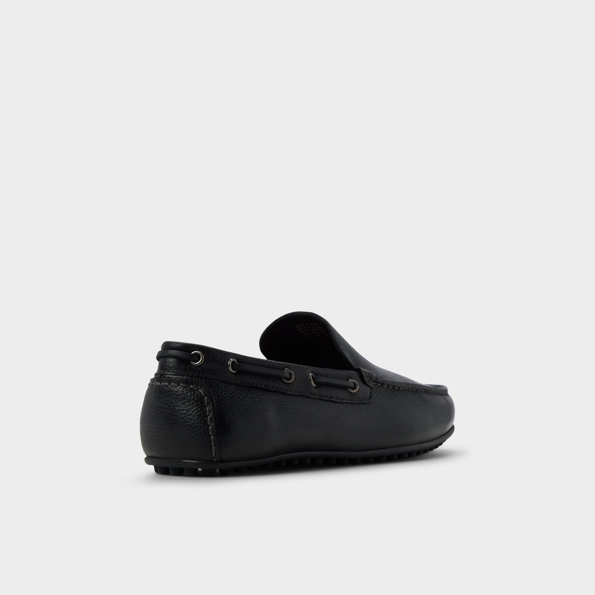 Angle de trois quarts de l'arrière de Noir Horton-in Driving shoe