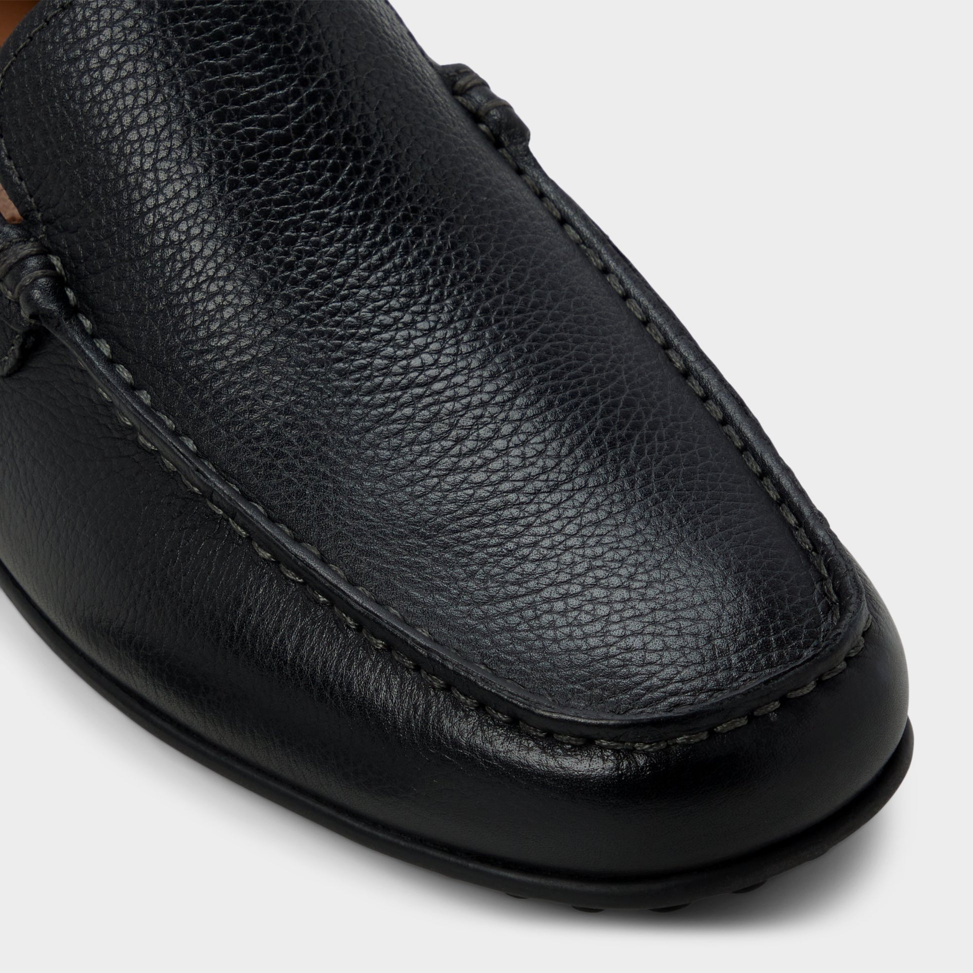 Gros plan de la Noir Horton-in Driving shoe