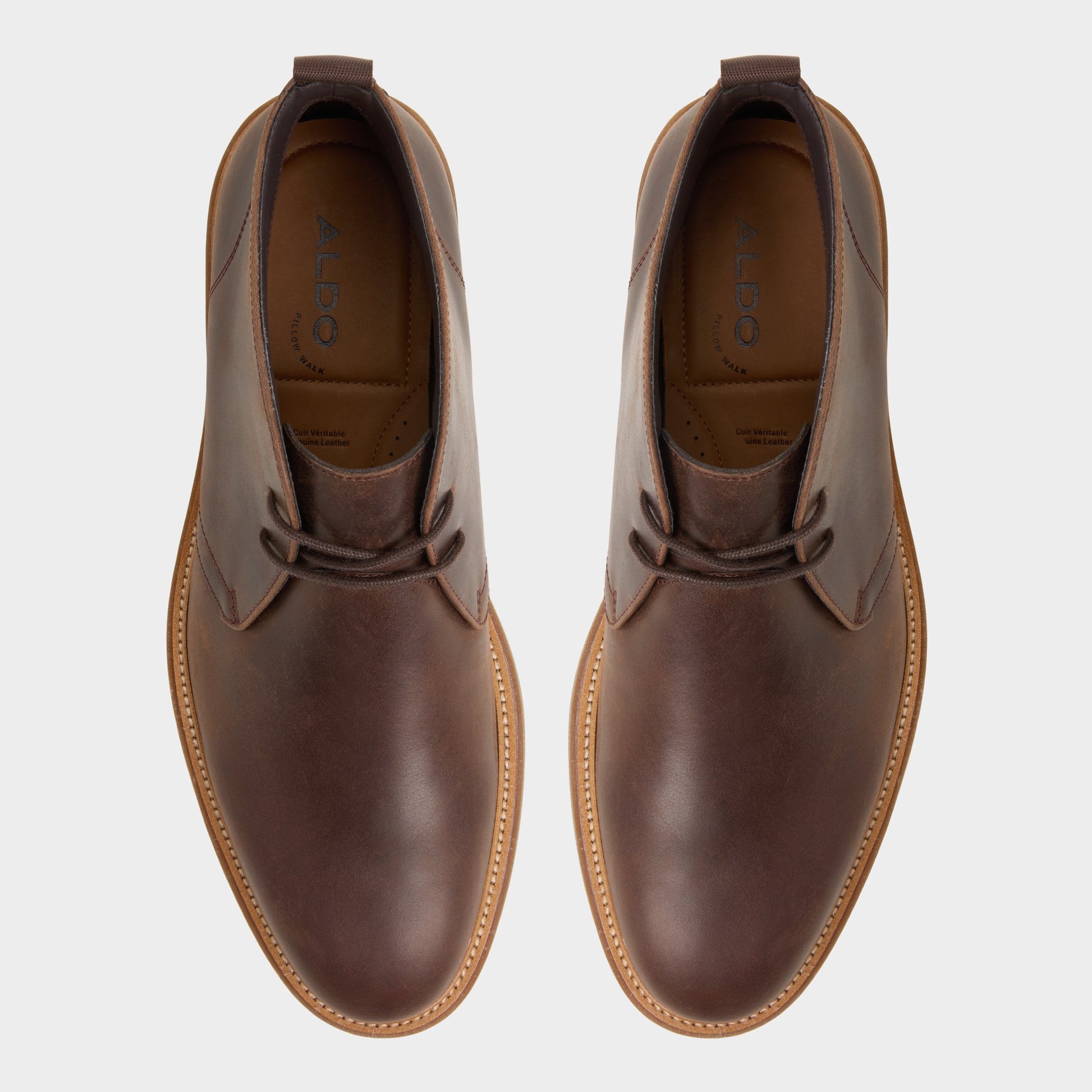 Vue de dessus de la Débordement Marron Jefrey Botte Chukka