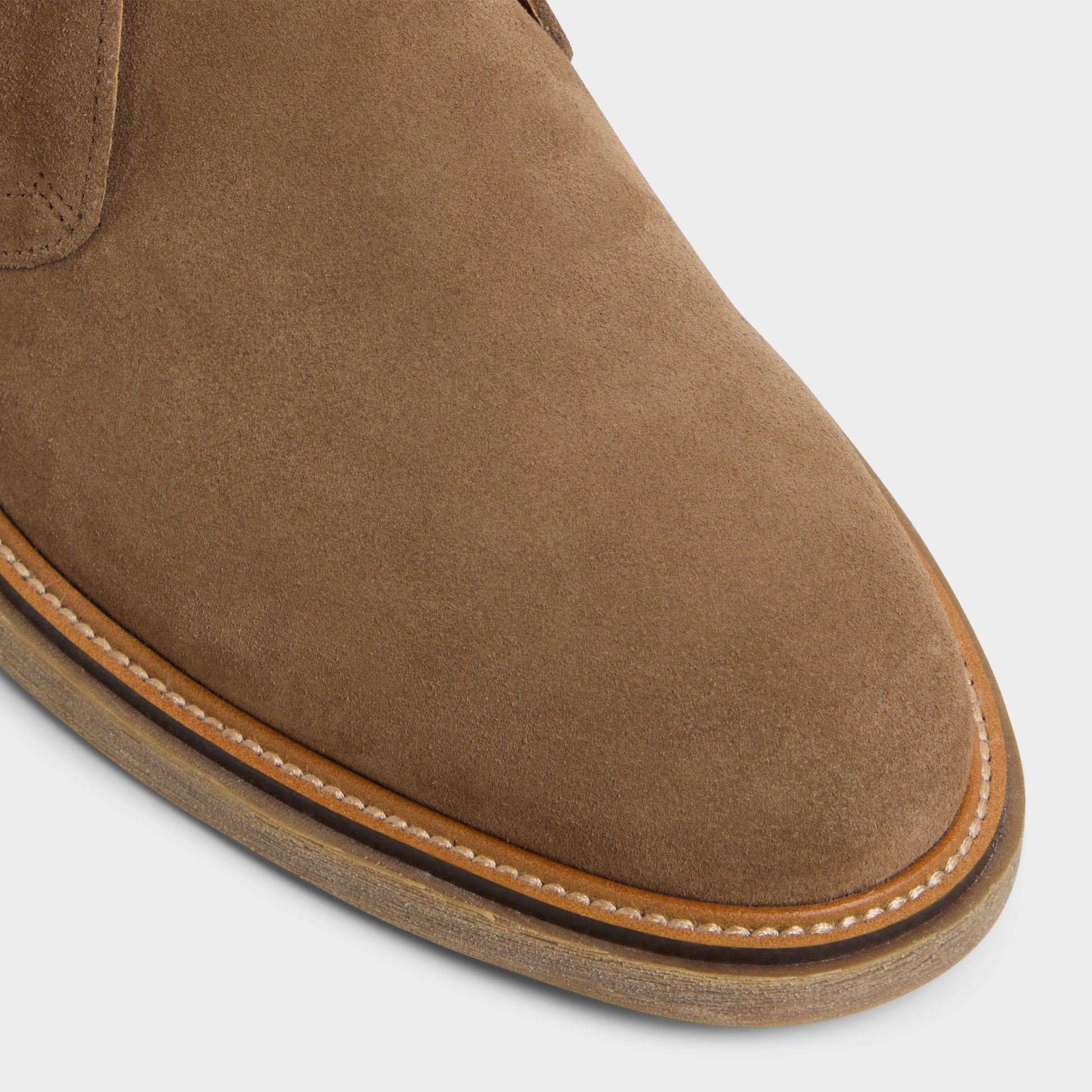 Gros plan de la Marron Foncé Jefrey Botte Chukka
