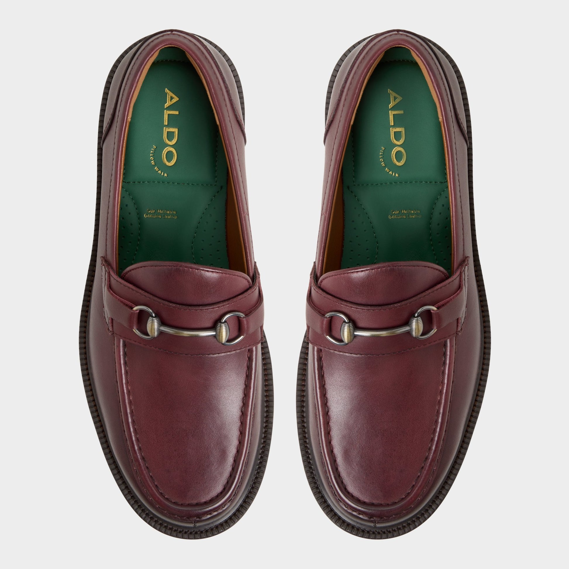 Top-down view of the Bordo Arturo Loafer
