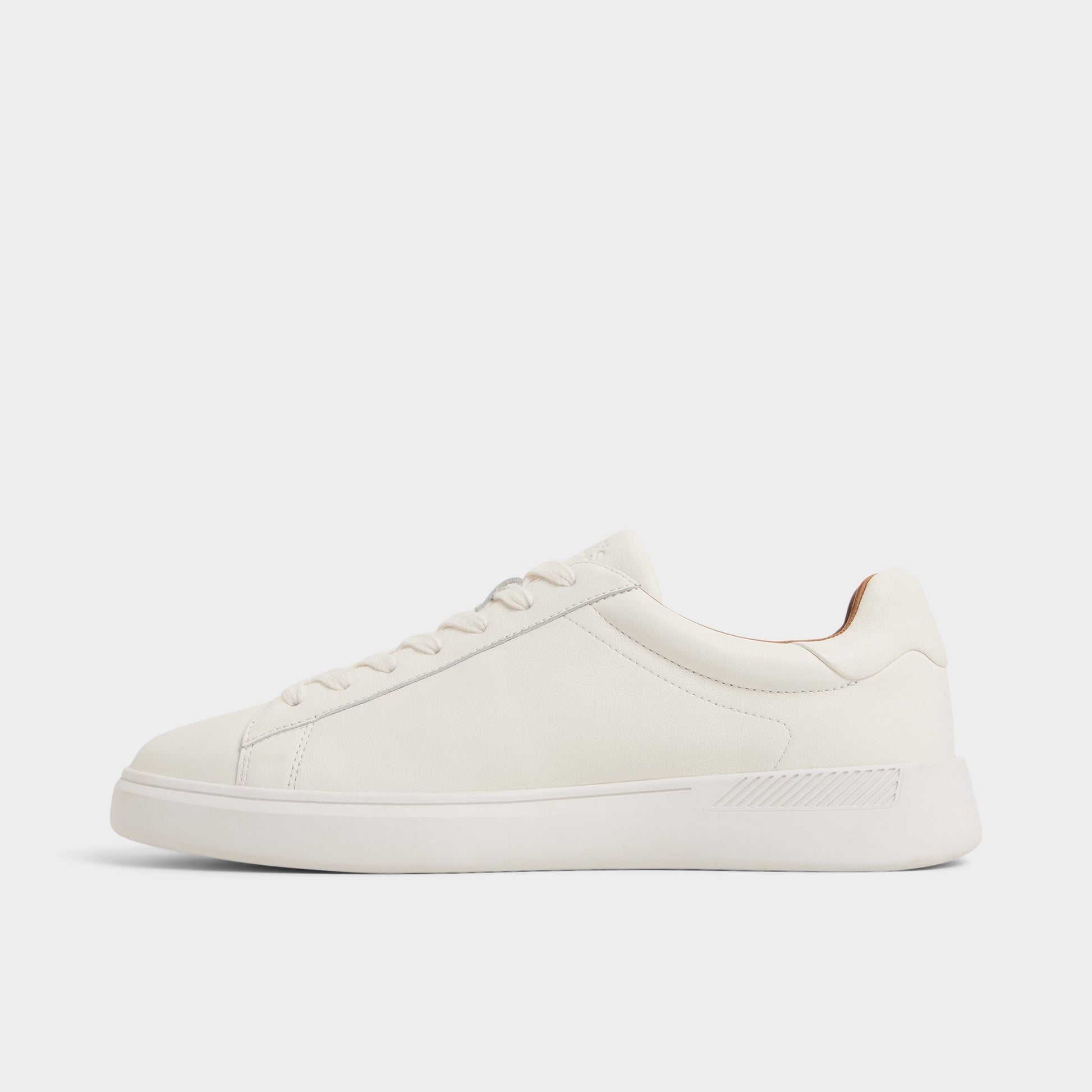 Side view of White Seeger Low top sneaker