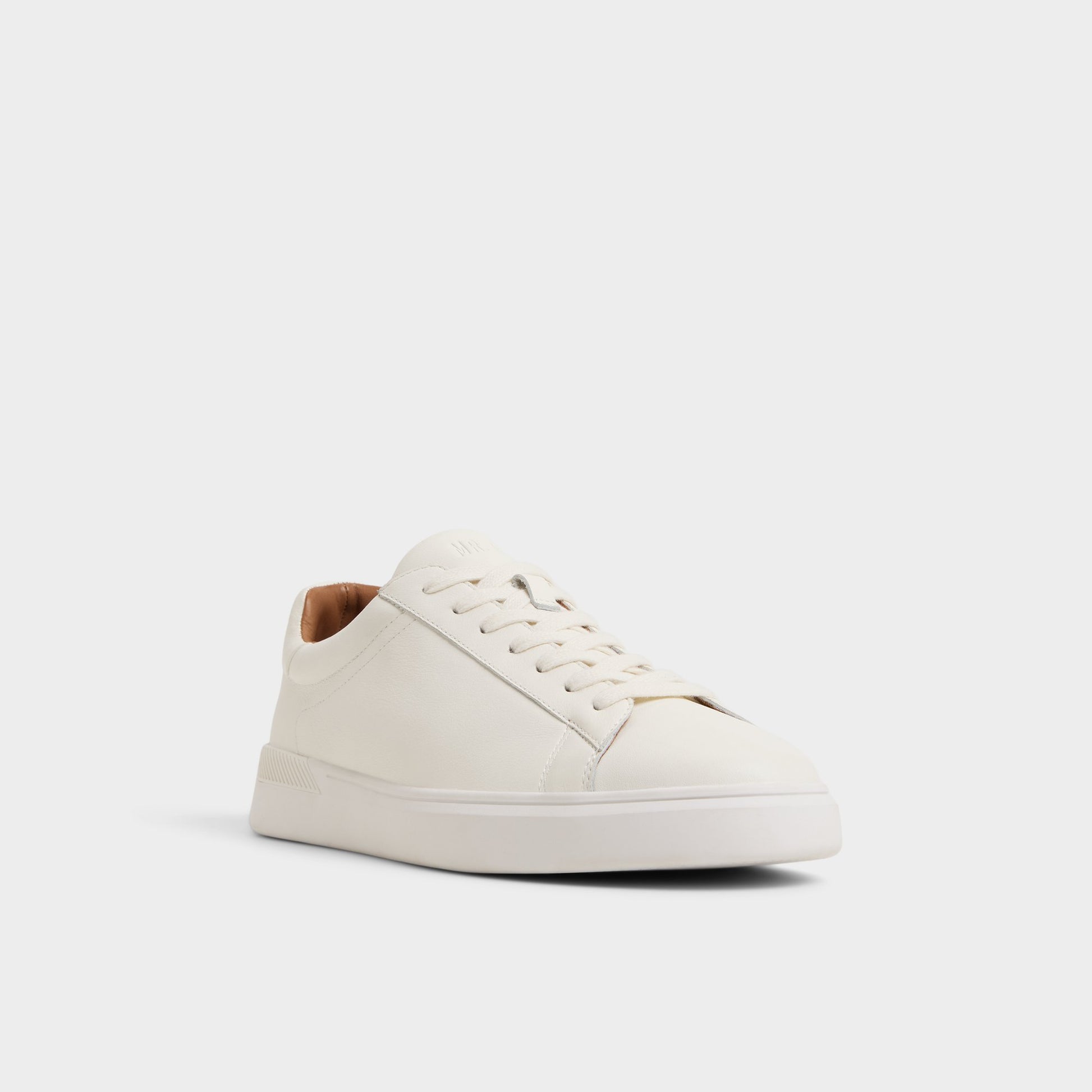 Three-quarter angle of White Seeger Low top sneaker's front side