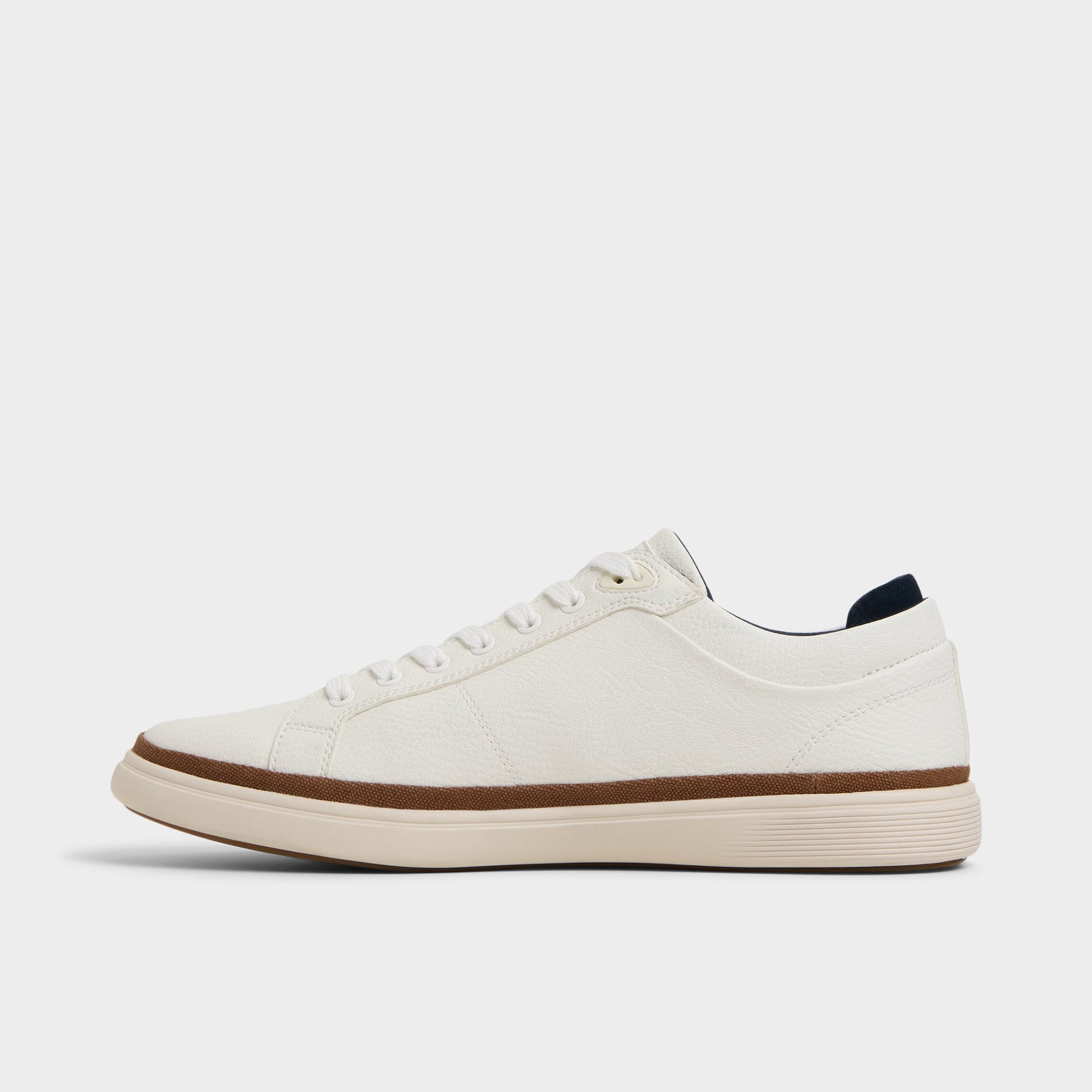 Side view of White overflow Finespec Low top sneaker