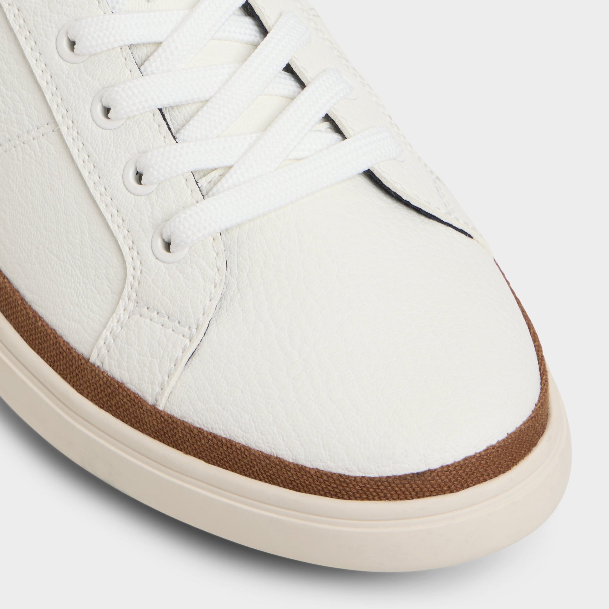 Close-up of the White Overflow Finespec Low top sneaker