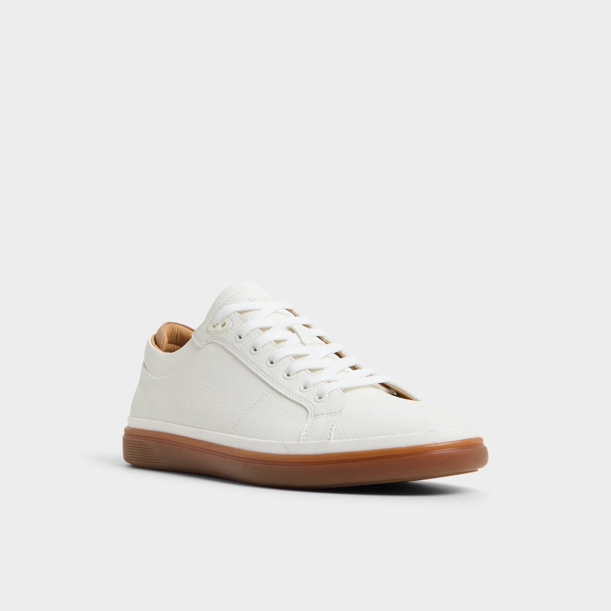 Three-quarter angle of Open White Finespec Low top sneaker's front side