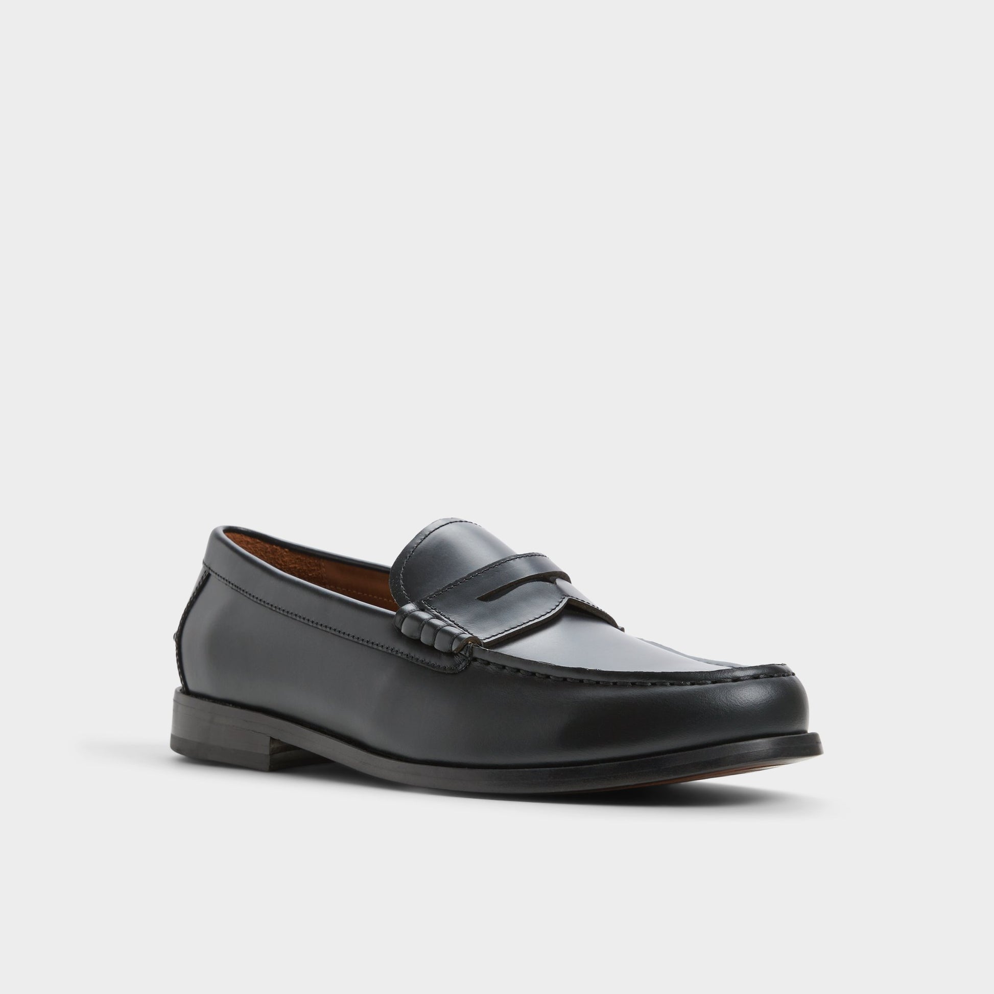 Three-quarter angle of Black Jarom Loafer's front side