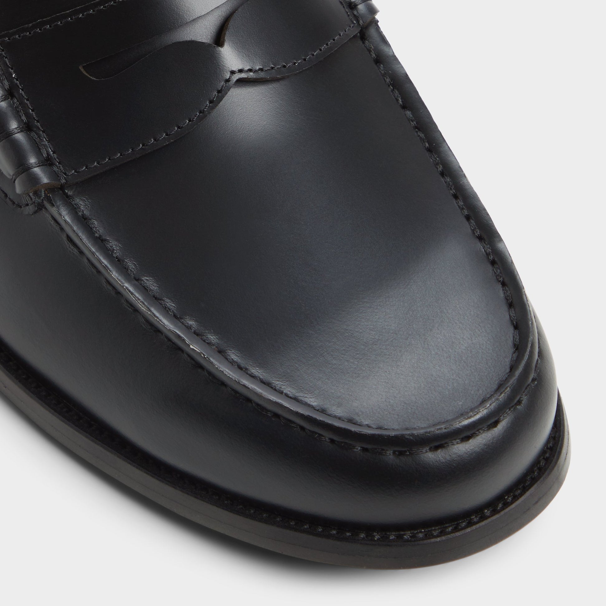 Close-up of the Black Jarom Loafer