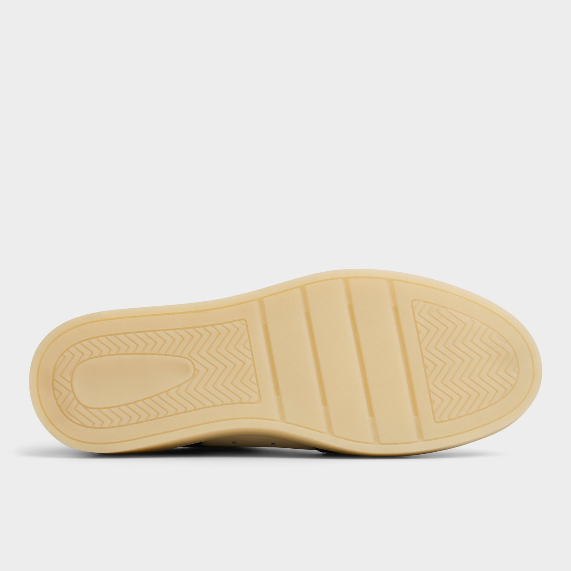 View of Ivory Montie Low top sneaker's sole
