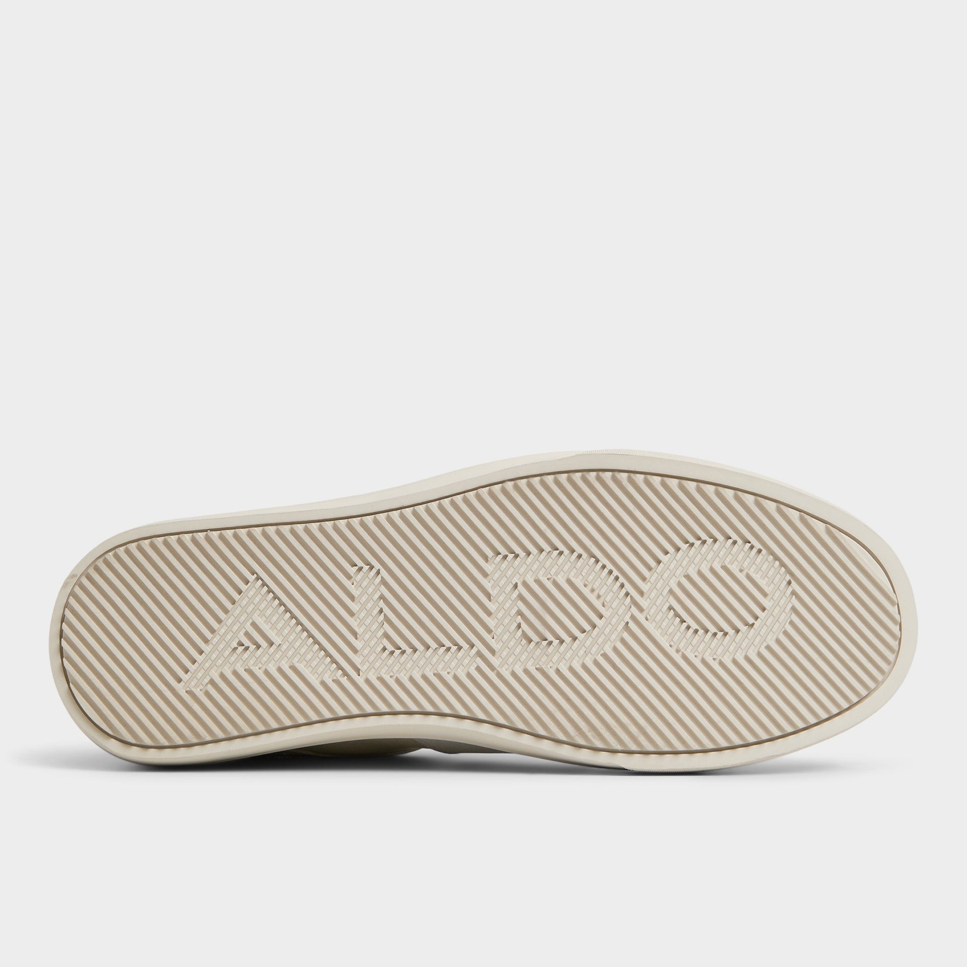 View of White Braxton Low top sneaker's sole