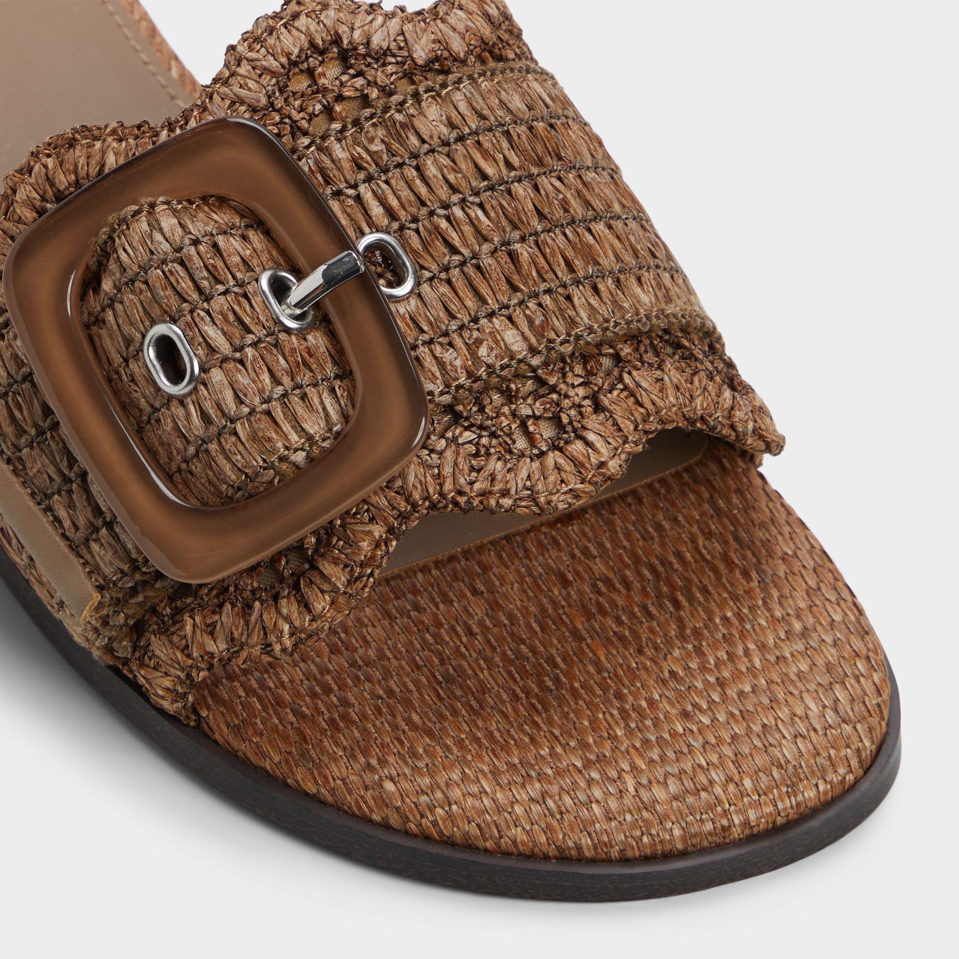 Close-up of the Light Brown Wavysally Slide sandal