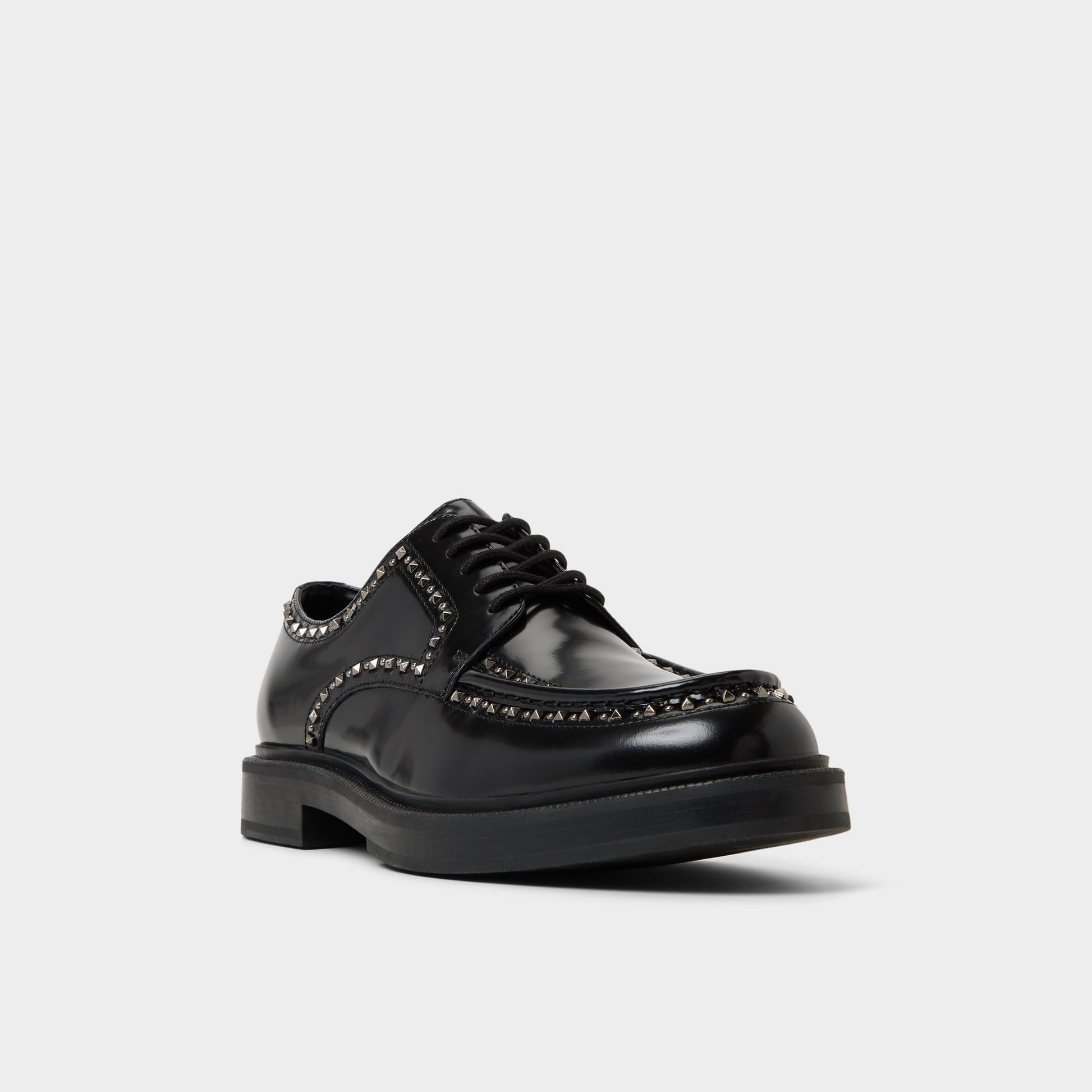 Three-quarter angle of Black Frederiko Oxford shoe's front side