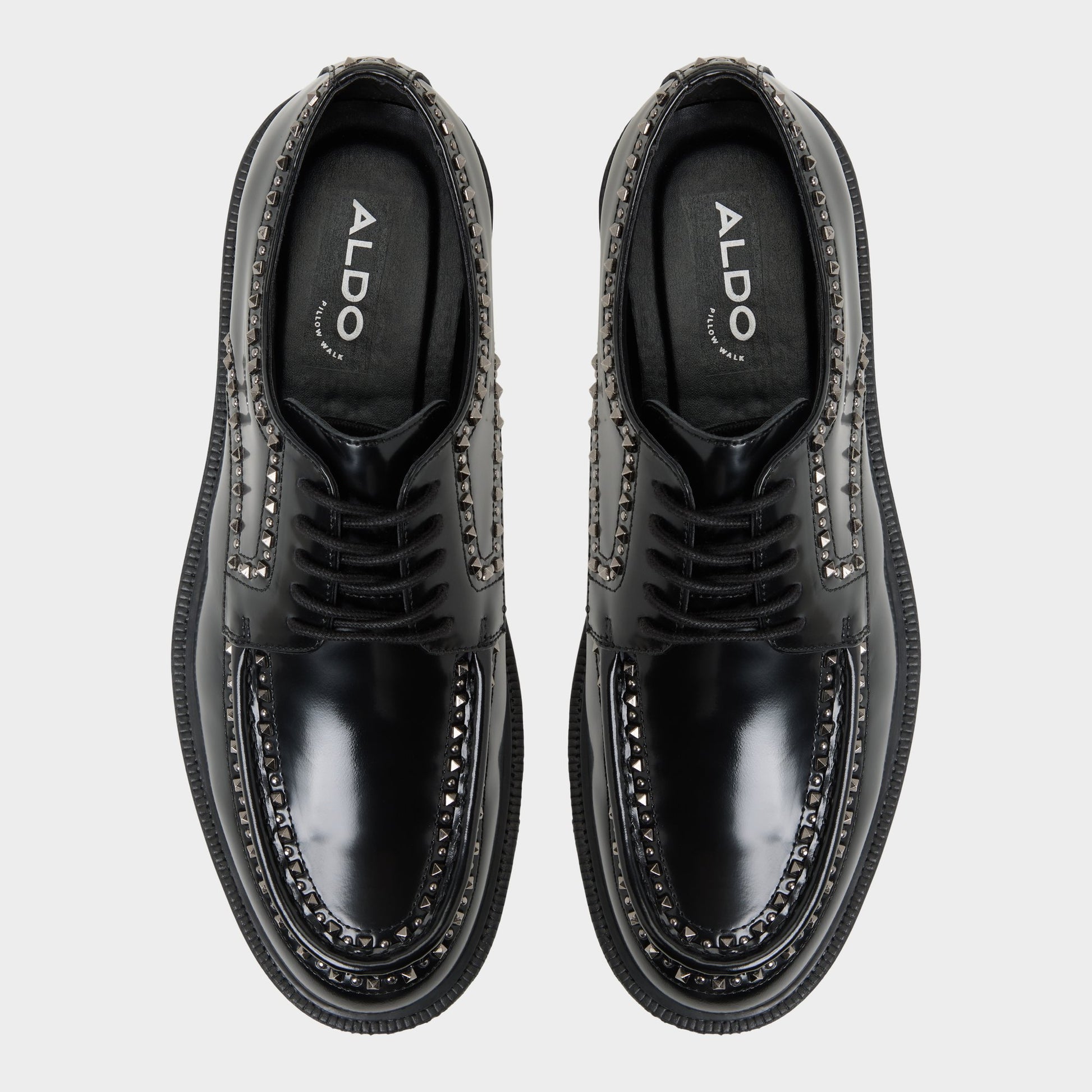 Top-down view of the Black Frederiko Oxford shoe