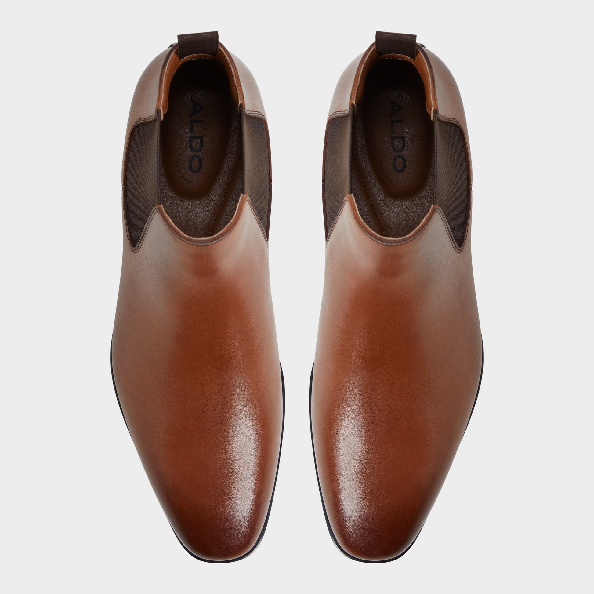 Top-down view of the Cognac Sosa Chelsea boot