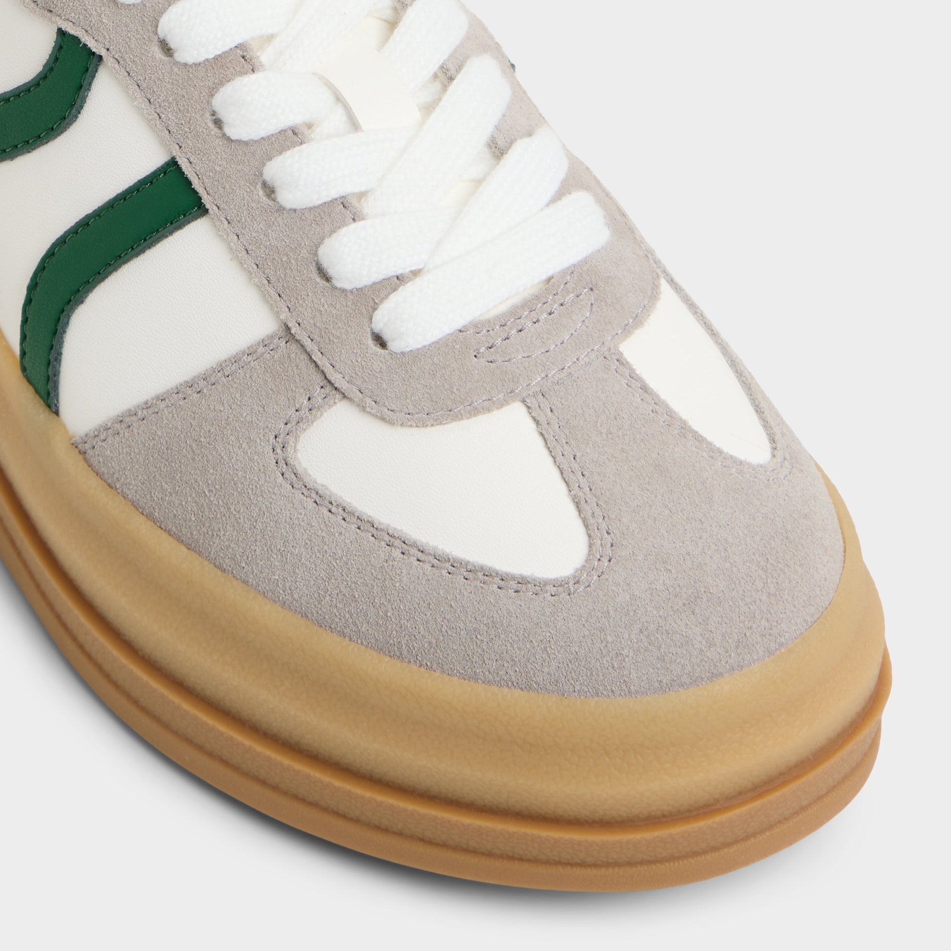 Gros plan de la Combo Blanc Elabrintar Sneaker bas