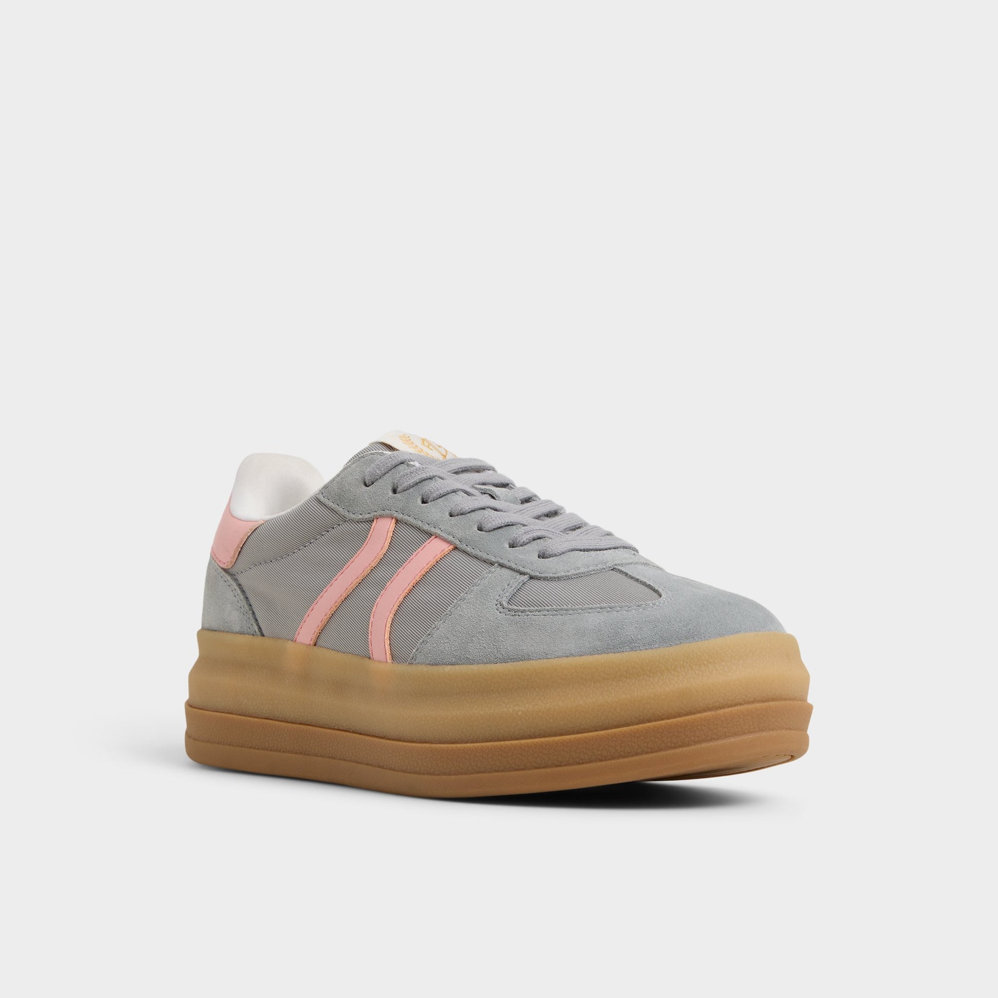 Three-quarter angle of Open Grey Elabrintar Low top sneaker's front side
