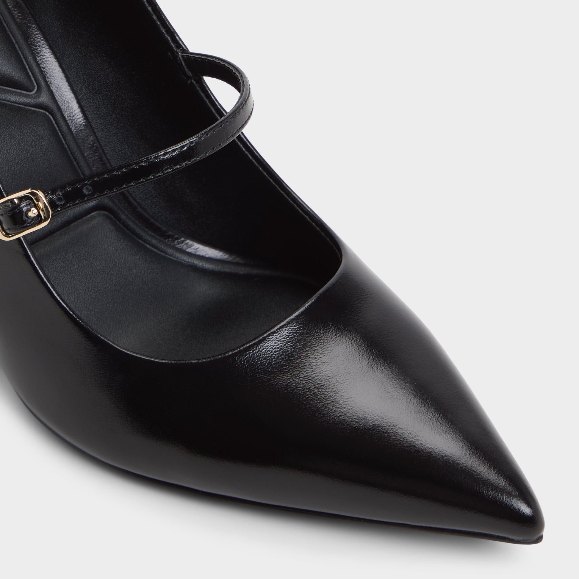 Close-up of the Black Eledeladar Pump
