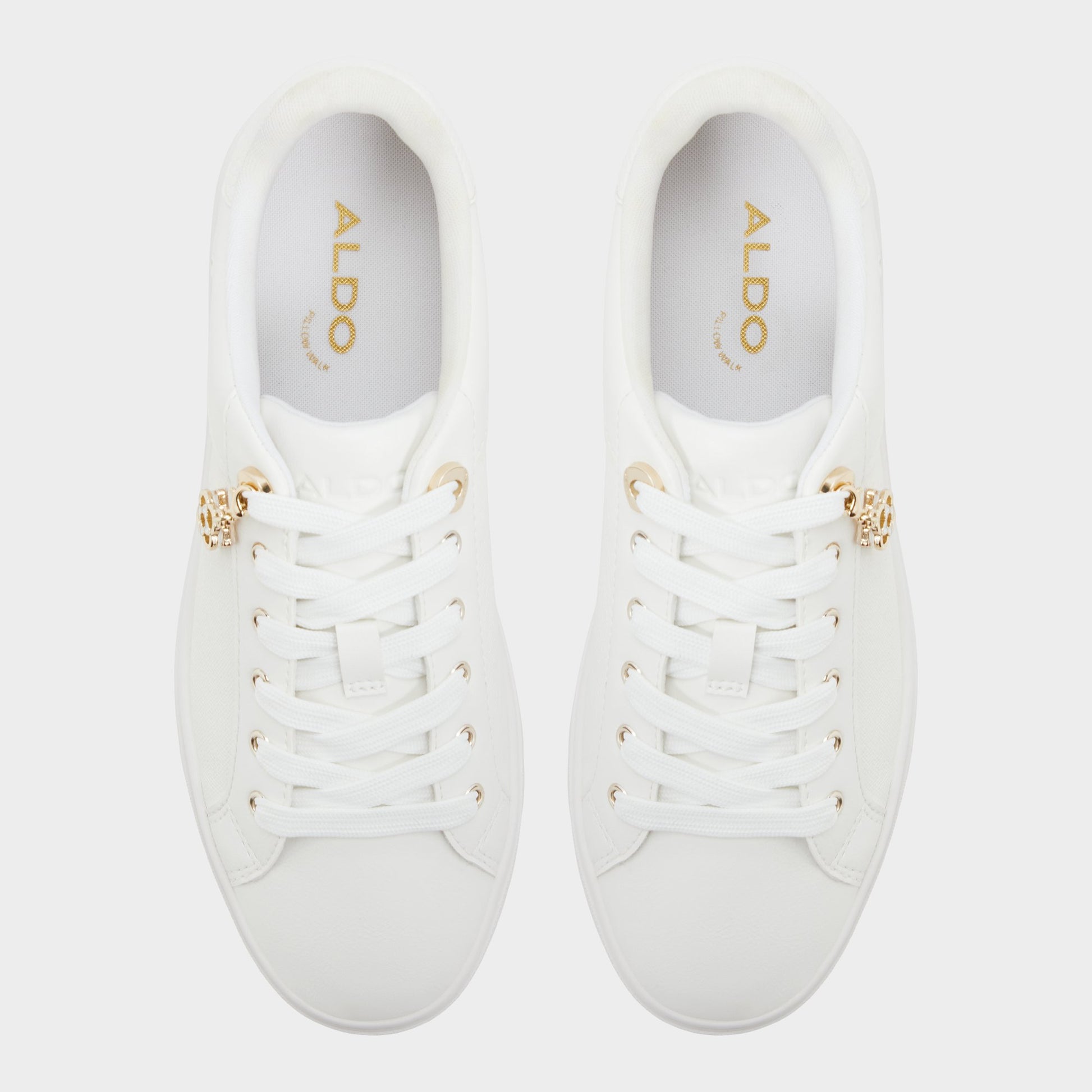 Top-down view of the White Elgata Sneaker