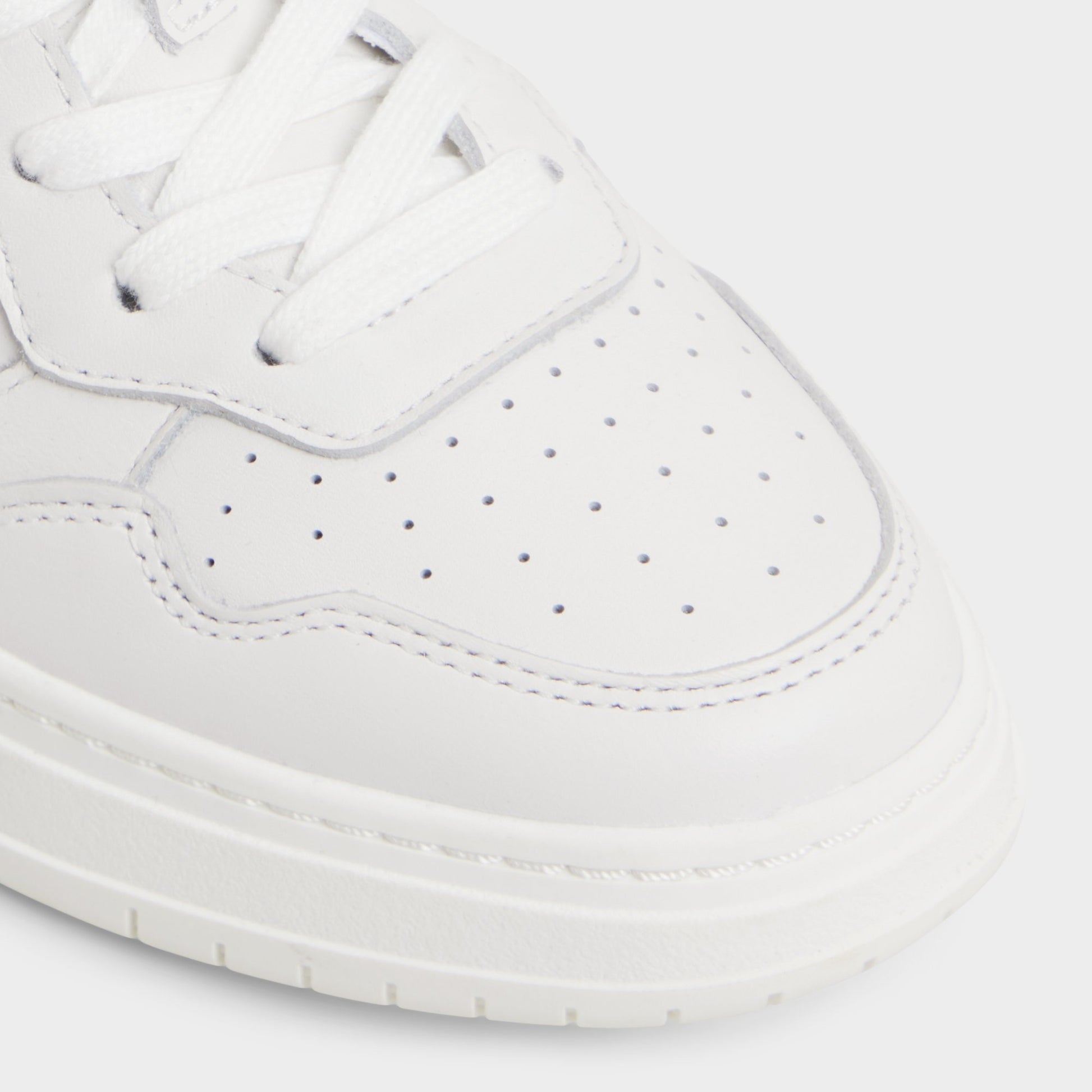Gros plan de la Blanc Anndale Sneaker bas