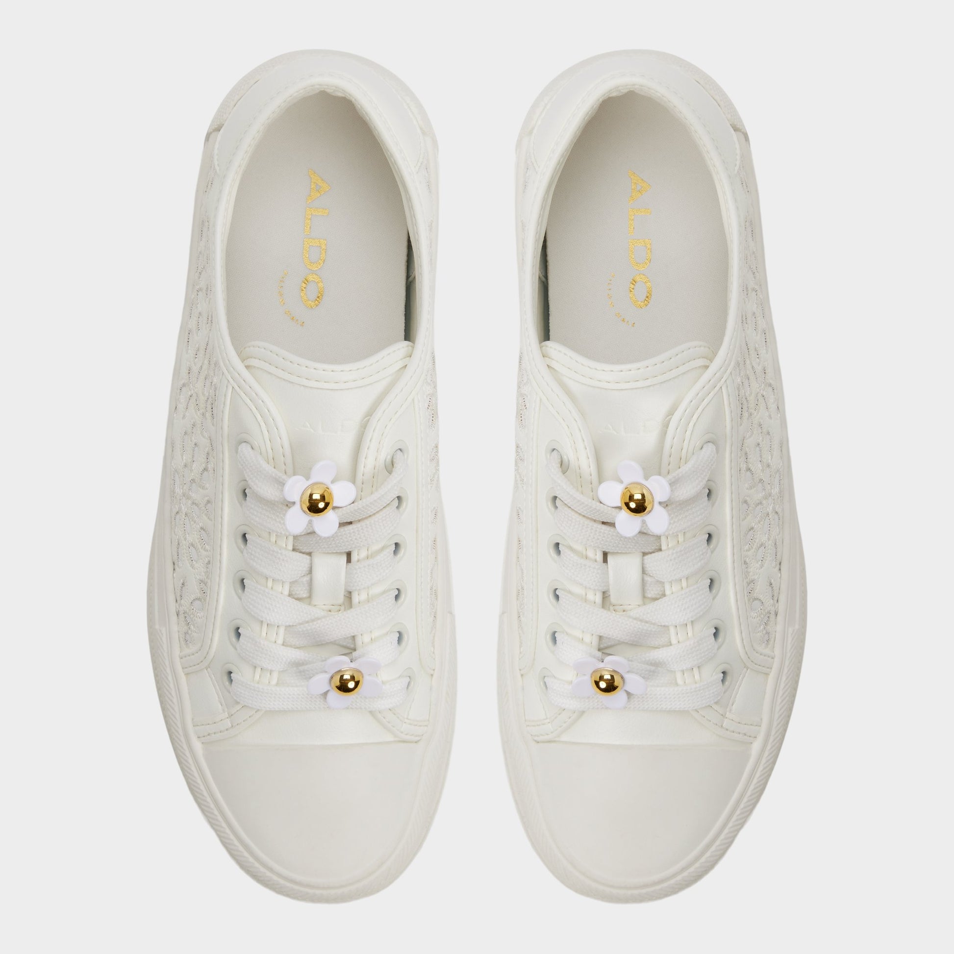 Top-down view of the Open white Rayes Sneaker