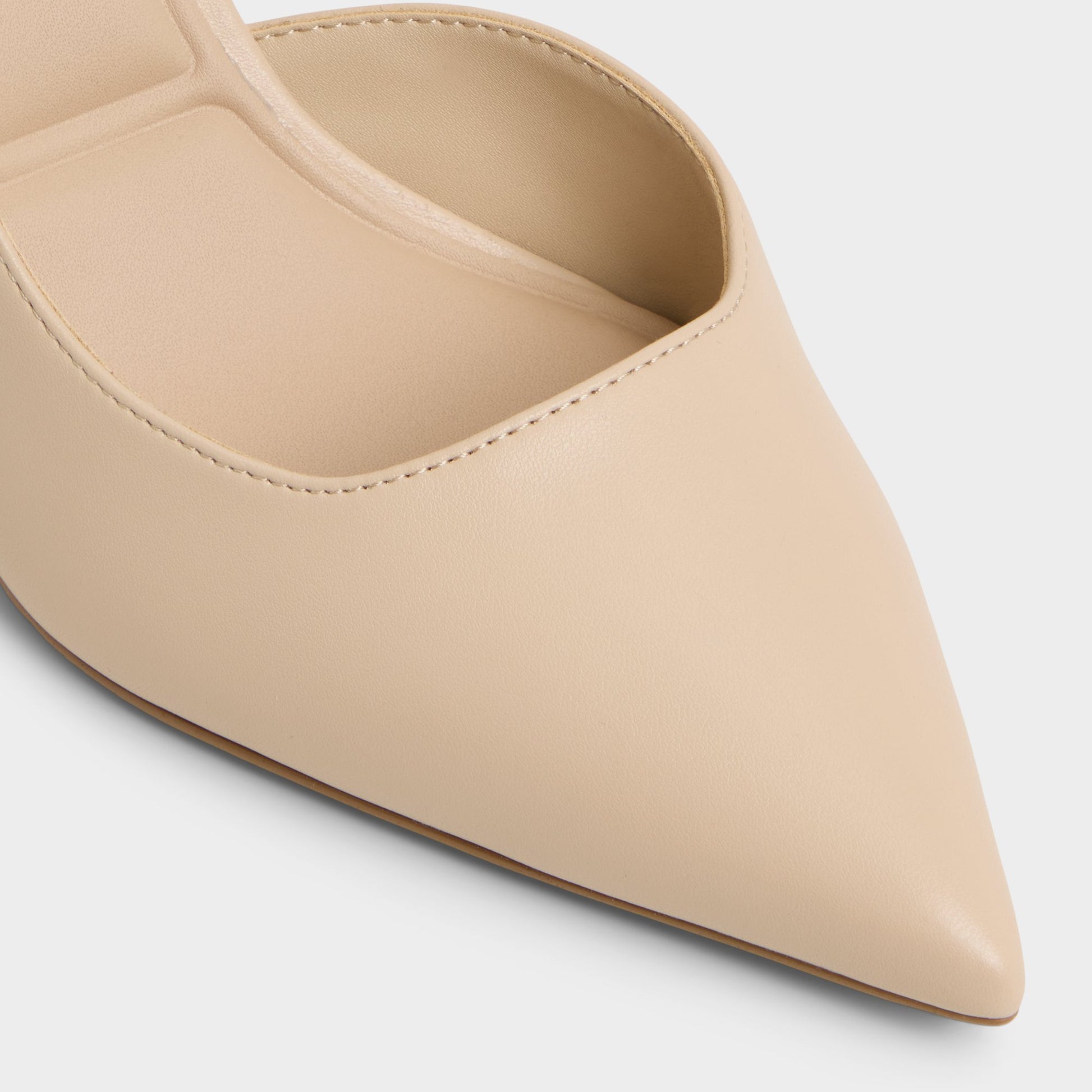 Close-up of the Medium Beige Livianna Pump