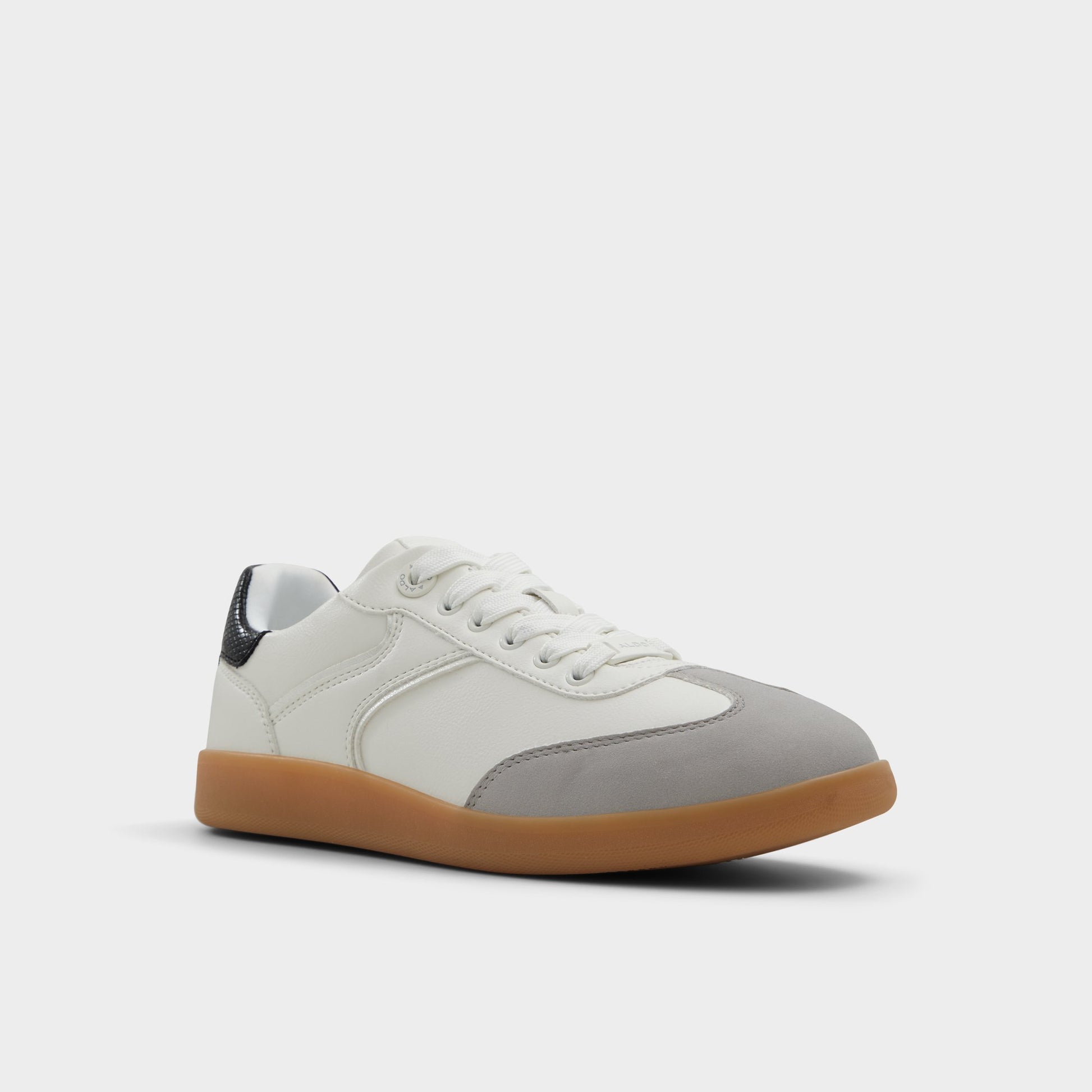 Three-quarter angle of White/Black Erilg-xt Sneaker's front side